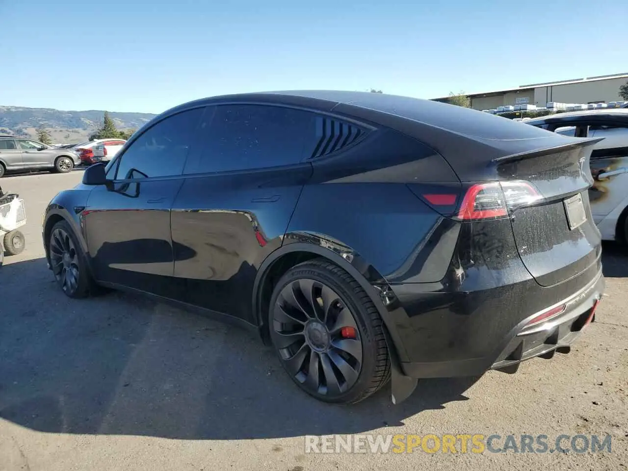 2 fotografías del automóvil dañado 7SAYGDEF8PF776345 TESLA MODEL Y 2023