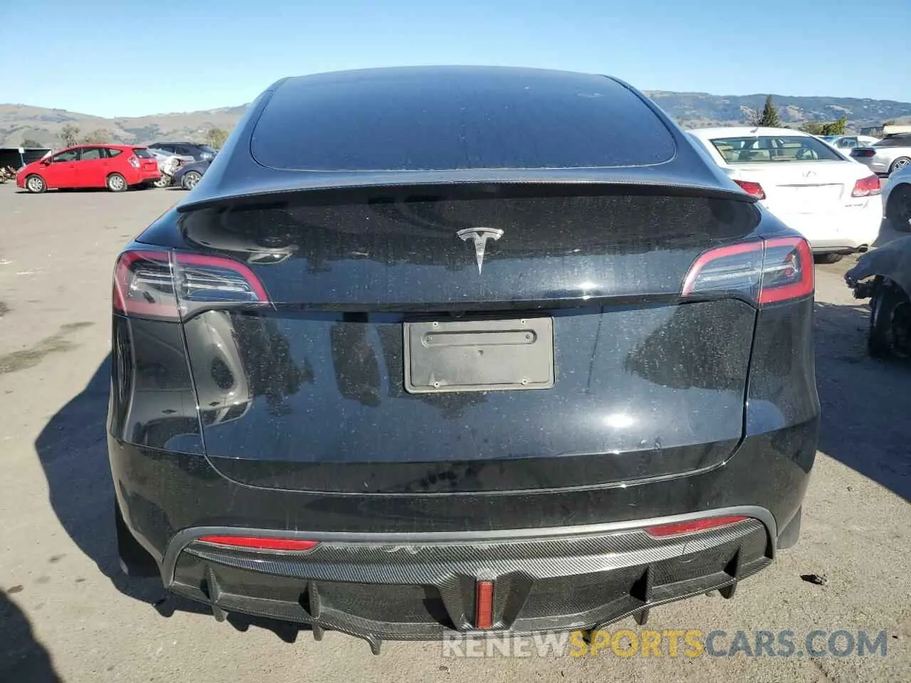 6 fotografías del automóvil dañado 7SAYGDEF8PF776345 TESLA MODEL Y 2023