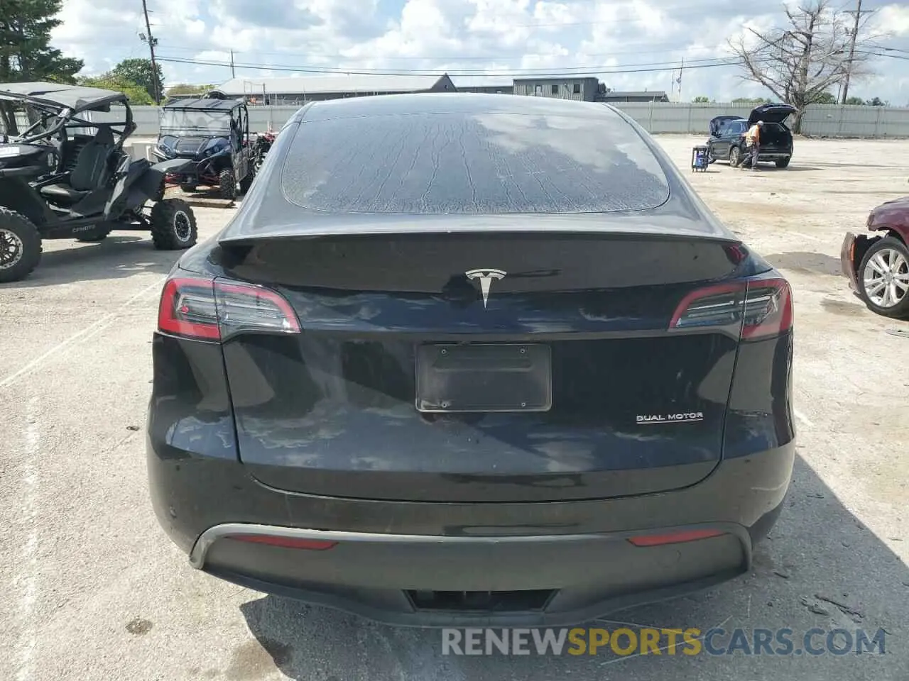 6 fotografías del automóvil dañado 7SAYGDEF8PF801048 TESLA MODEL Y 2023