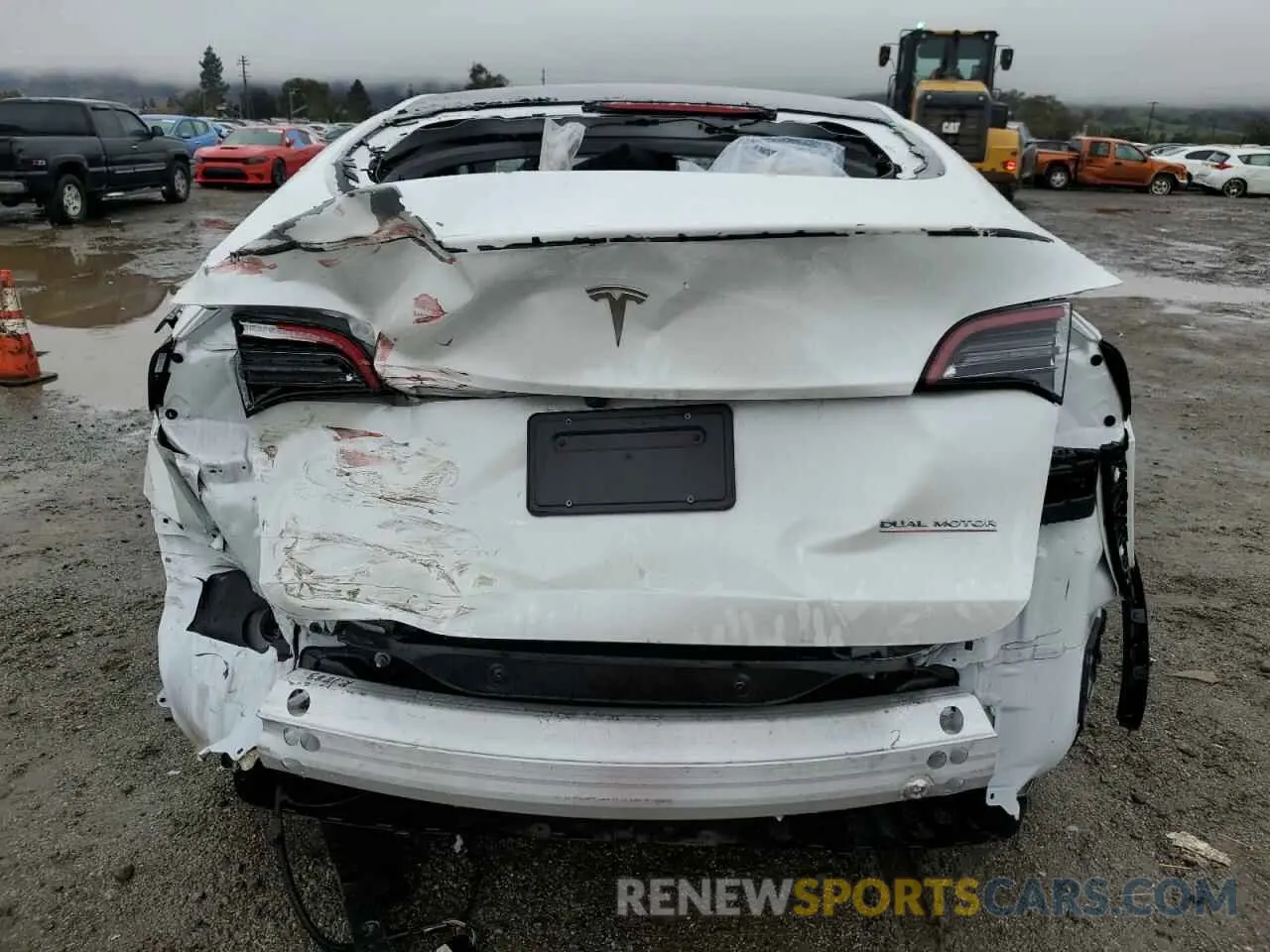 6 fotografías del automóvil dañado 7SAYGDEF8PF814897 TESLA MODEL Y 2023
