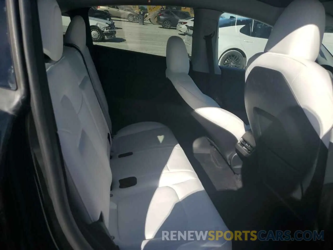 10 fotografías del automóvil dañado 7SAYGDEF8PF921402 TESLA MODEL Y 2023