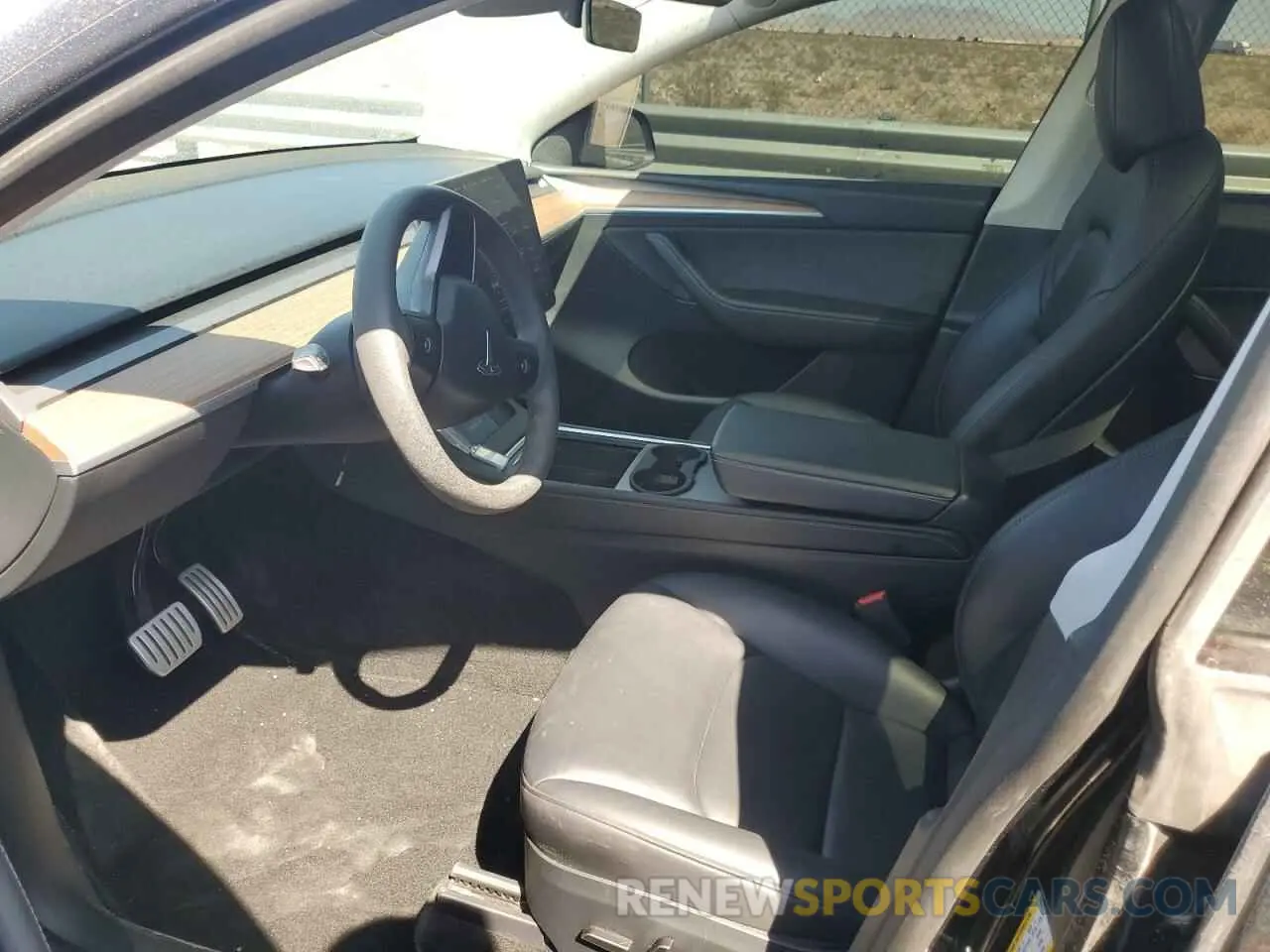 7 fotografías del automóvil dañado 7SAYGDEF8PF925238 TESLA MODEL Y 2023