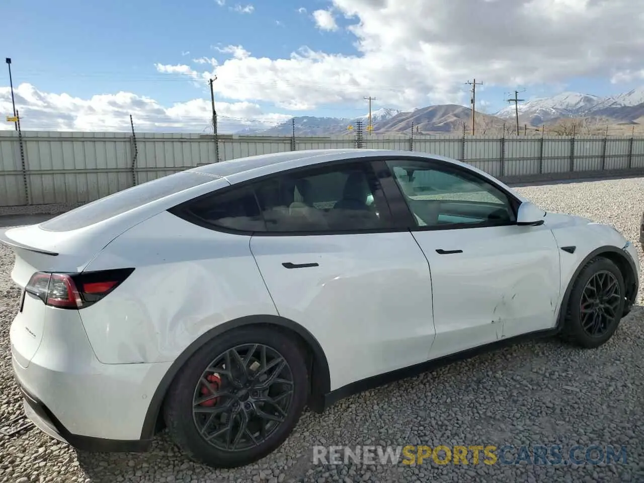 3 fotografías del automóvil dañado 7SAYGDEF9PF590376 TESLA MODEL Y 2023