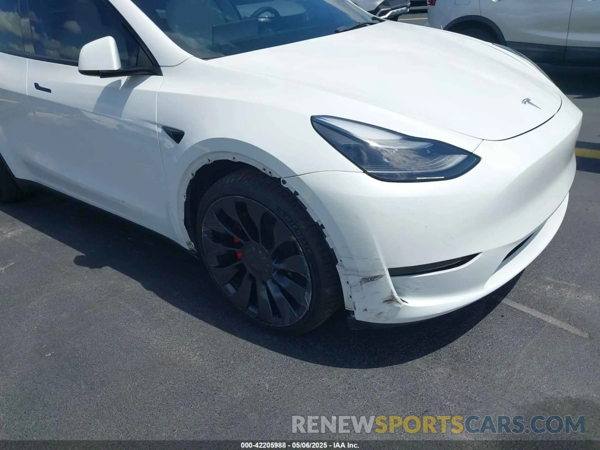 6 fotografías del automóvil dañado 7SAYGDEF9PF620024 TESLA MODEL Y 2023