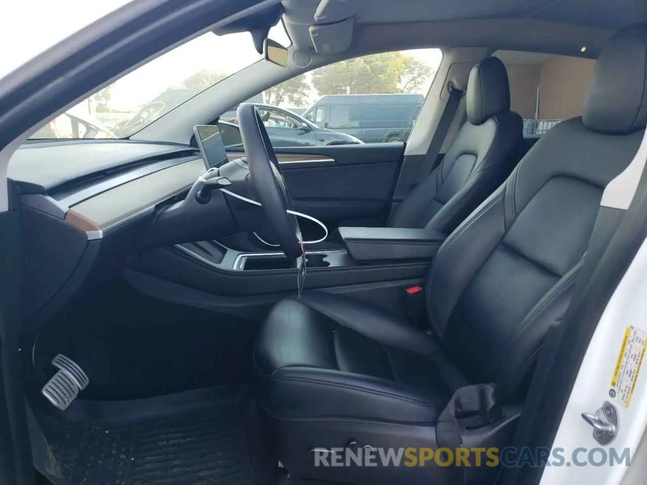 7 fotografías del automóvil dañado 7SAYGDEF9PF624087 TESLA MODEL Y 2023