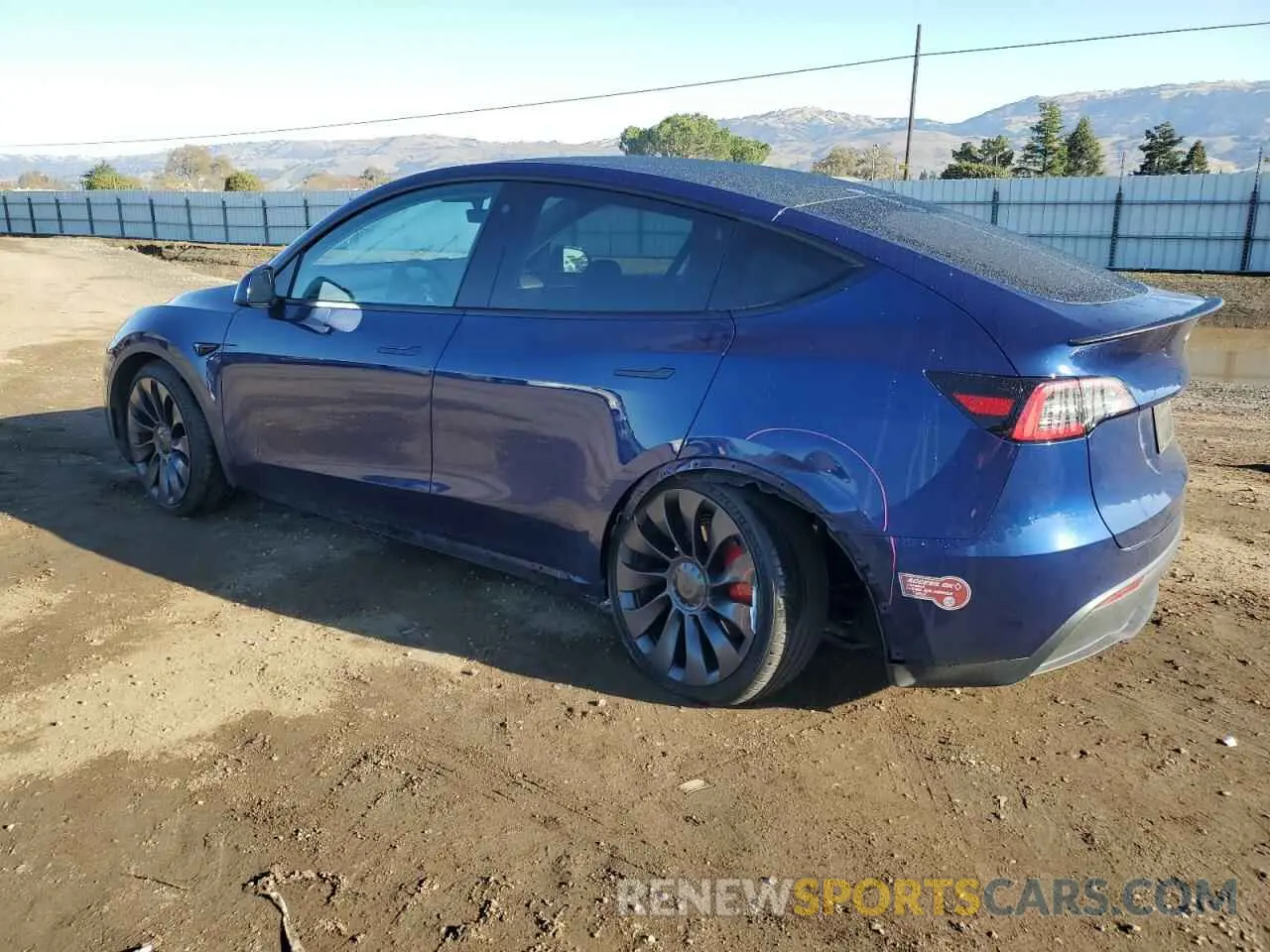 2 fotografías del automóvil dañado 7SAYGDEF9PF666081 TESLA MODEL Y 2023