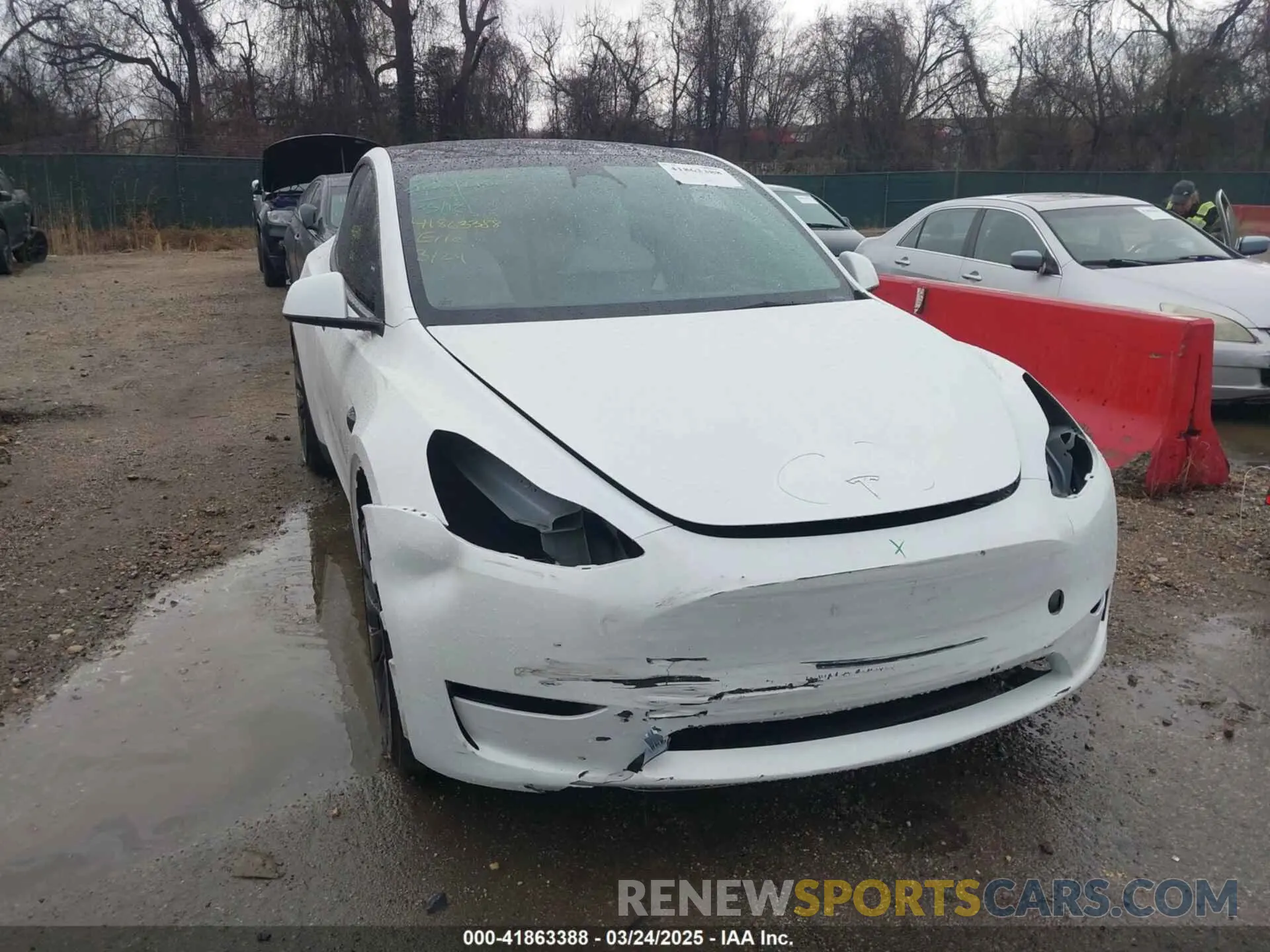 13 fotografías del automóvil dañado 7SAYGDEF9PF675038 TESLA MODEL Y 2023