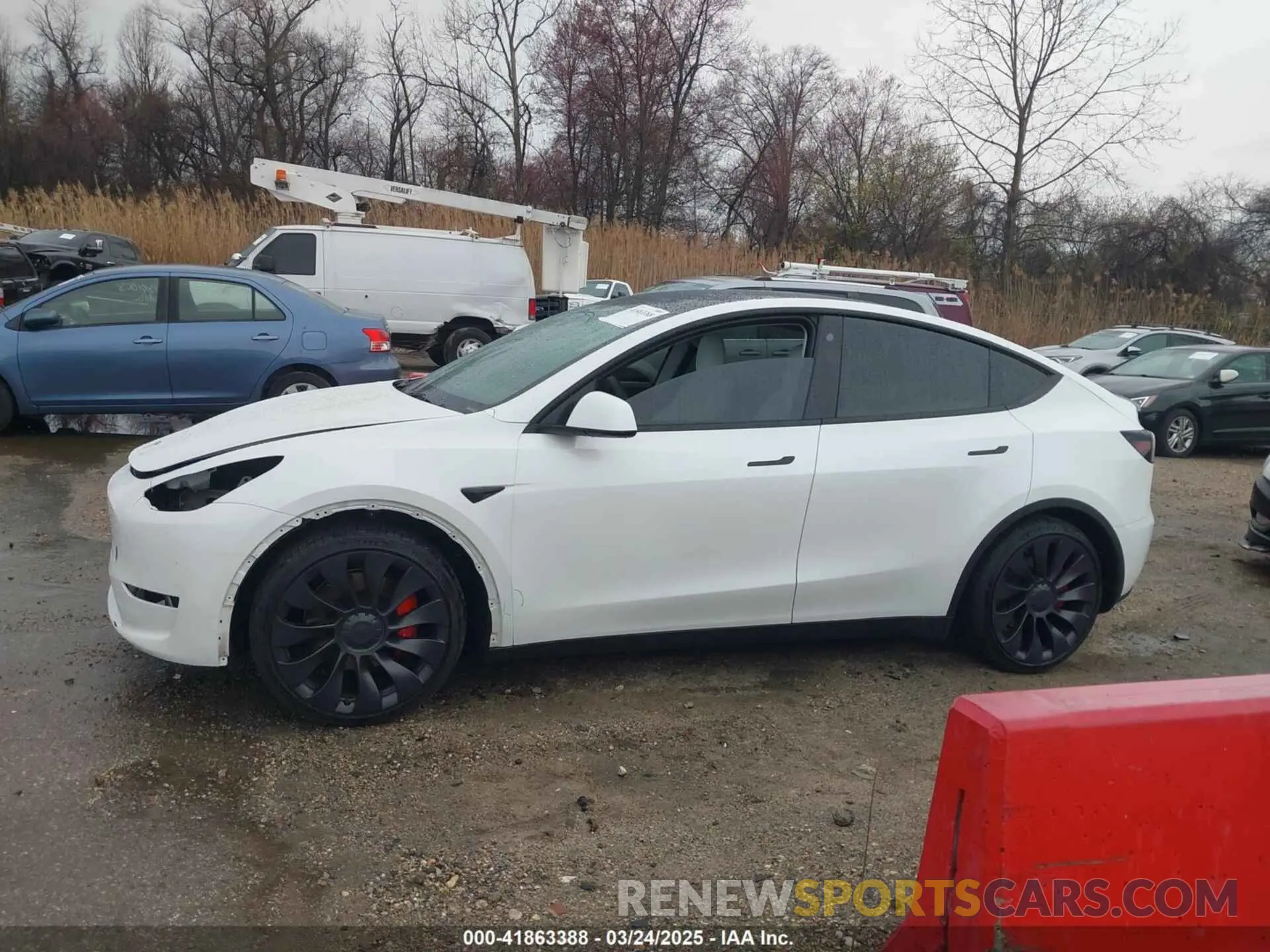 15 fotografías del automóvil dañado 7SAYGDEF9PF675038 TESLA MODEL Y 2023