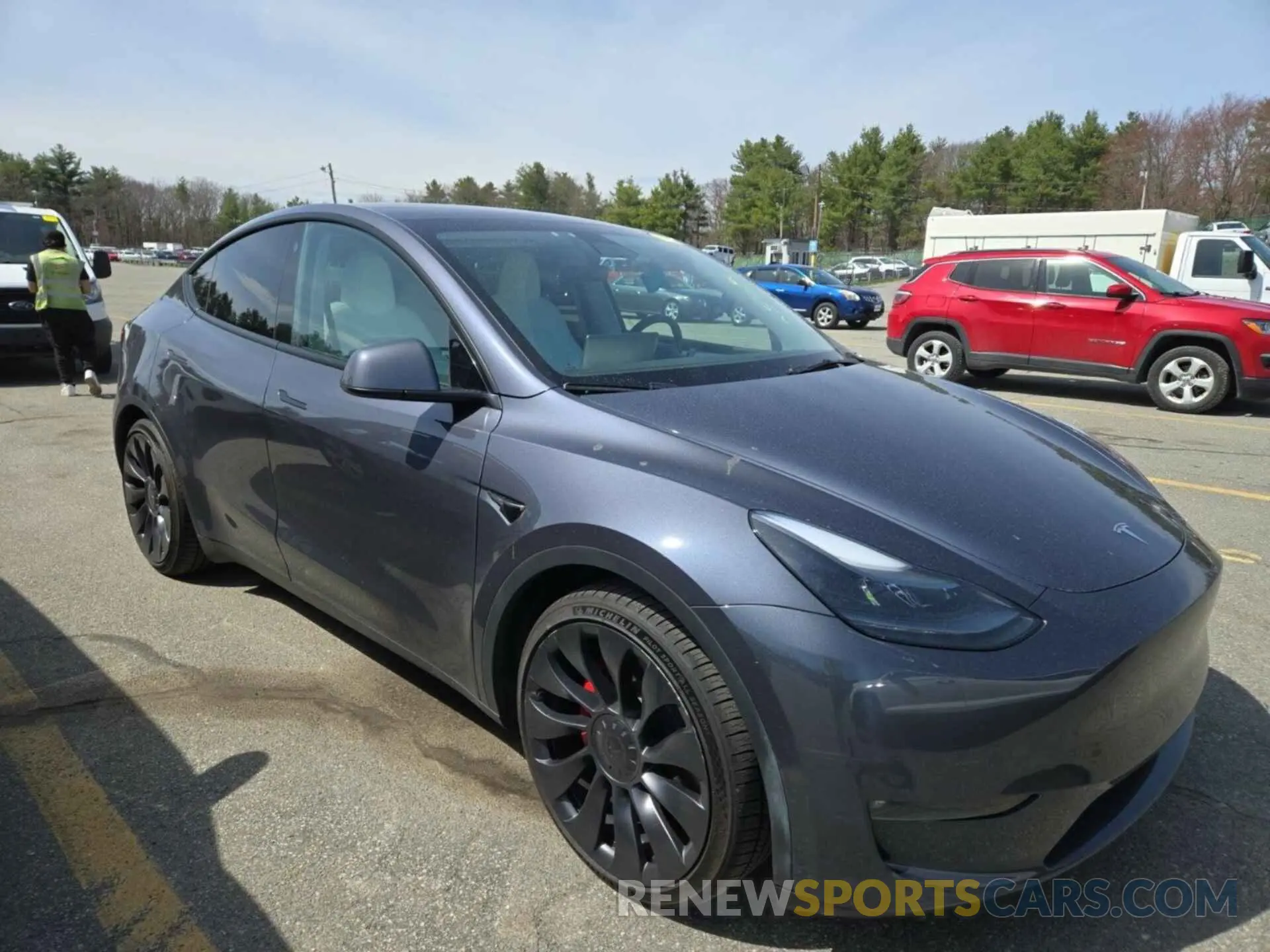 2 fotografías del automóvil dañado 7SAYGDEF9PF700567 TESLA MODEL Y 2023