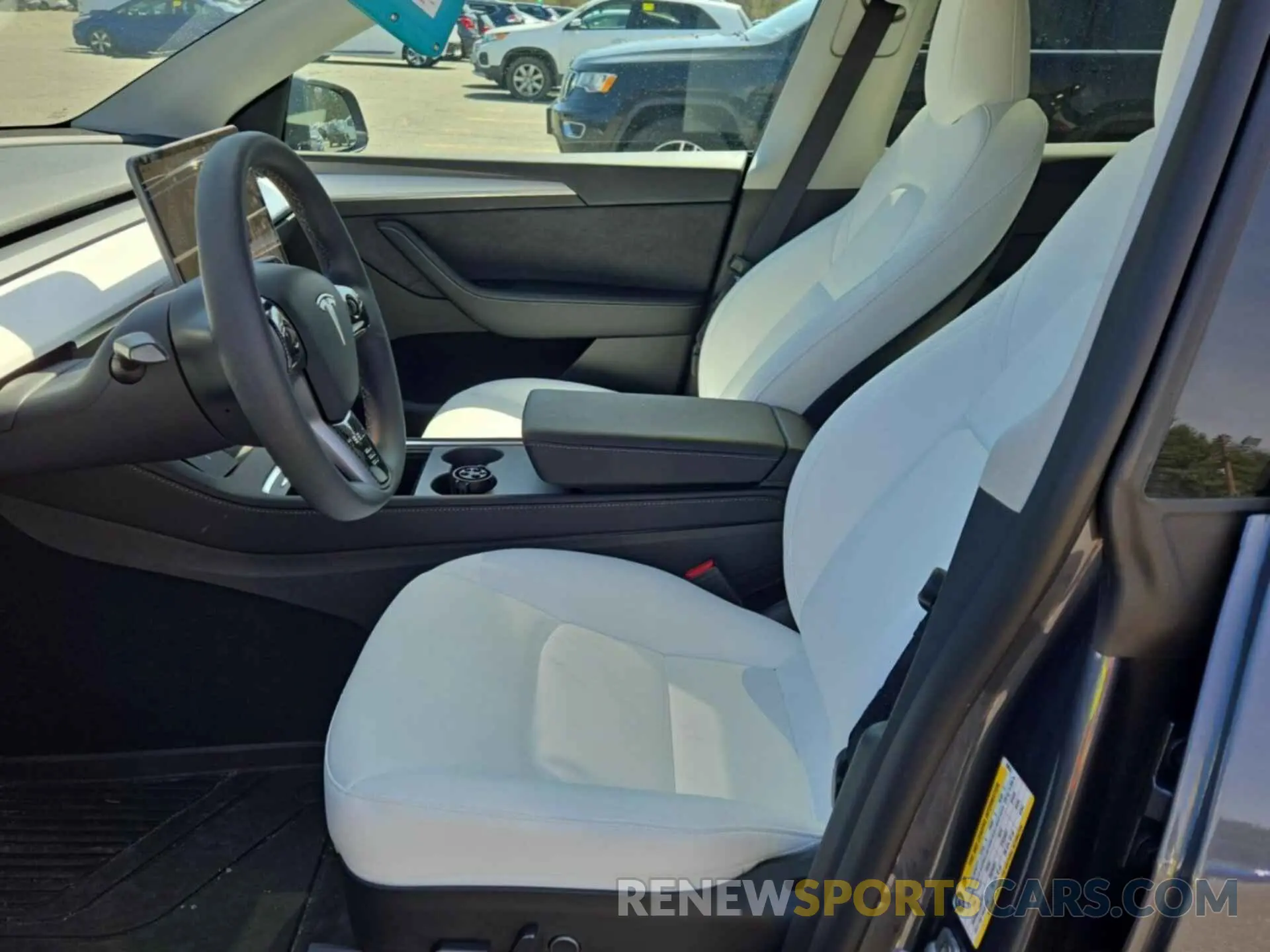 4 fotografías del automóvil dañado 7SAYGDEF9PF700567 TESLA MODEL Y 2023