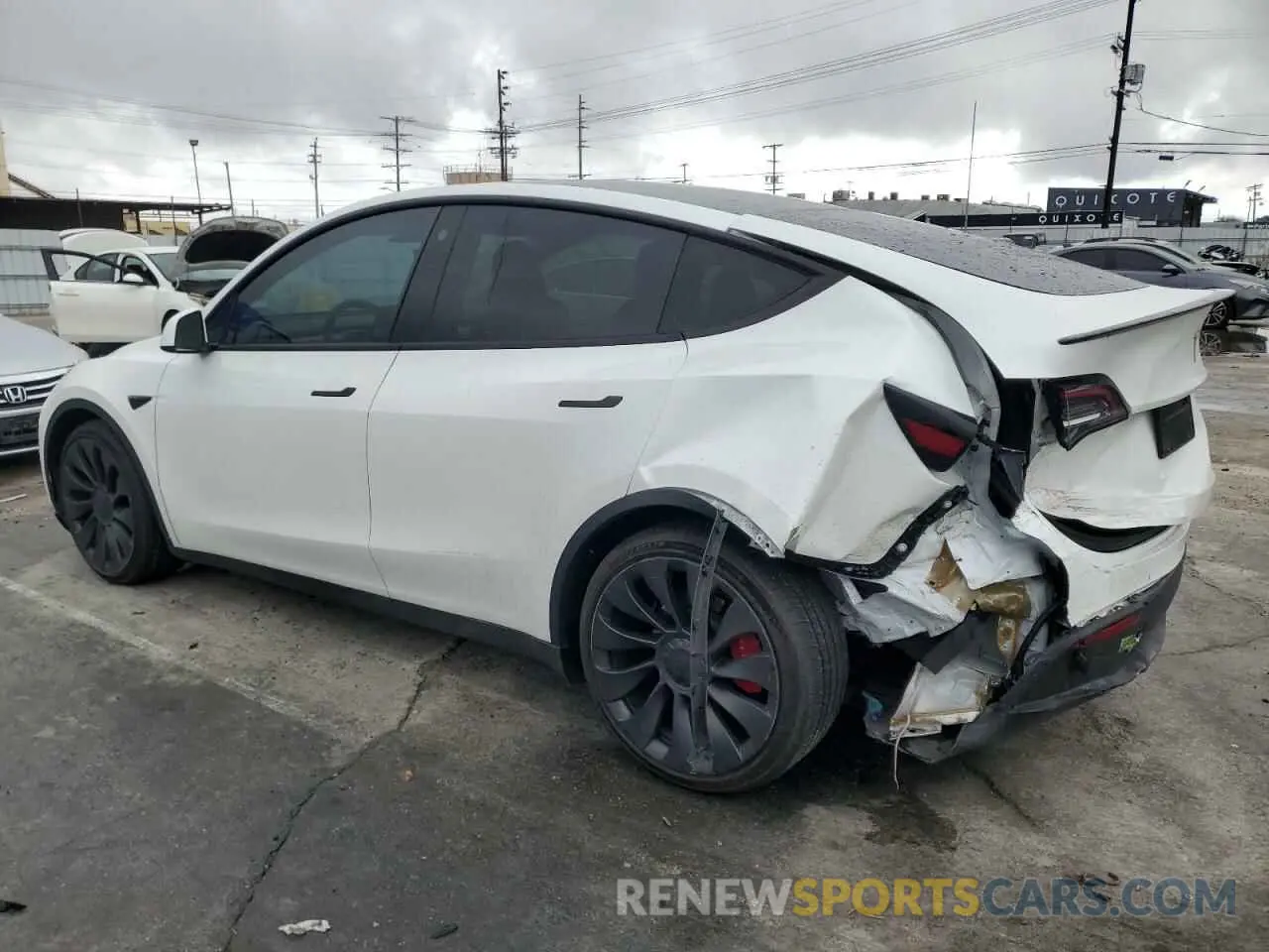 2 fotografías del automóvil dañado 7SAYGDEF9PF759618 TESLA MODEL Y 2023