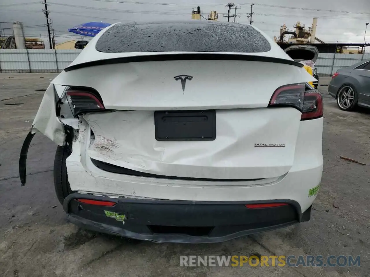 6 fotografías del automóvil dañado 7SAYGDEF9PF759618 TESLA MODEL Y 2023