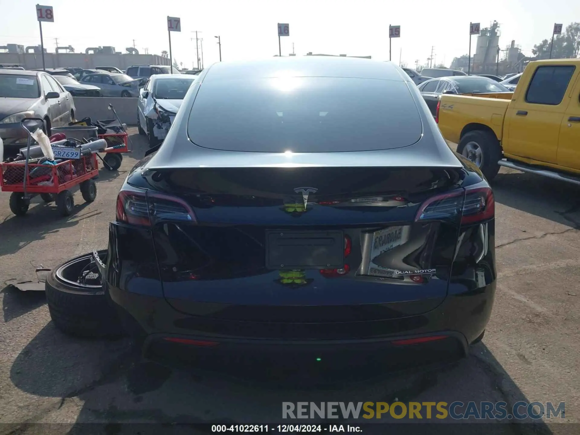 16 fotografías del automóvil dañado 7SAYGDEF9PF762230 TESLA MODEL Y 2023