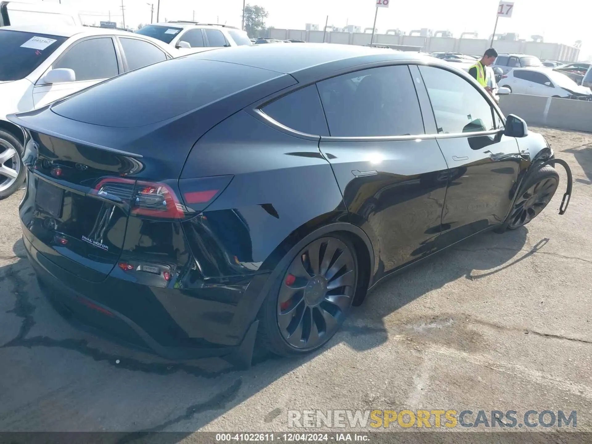 4 fotografías del automóvil dañado 7SAYGDEF9PF762230 TESLA MODEL Y 2023