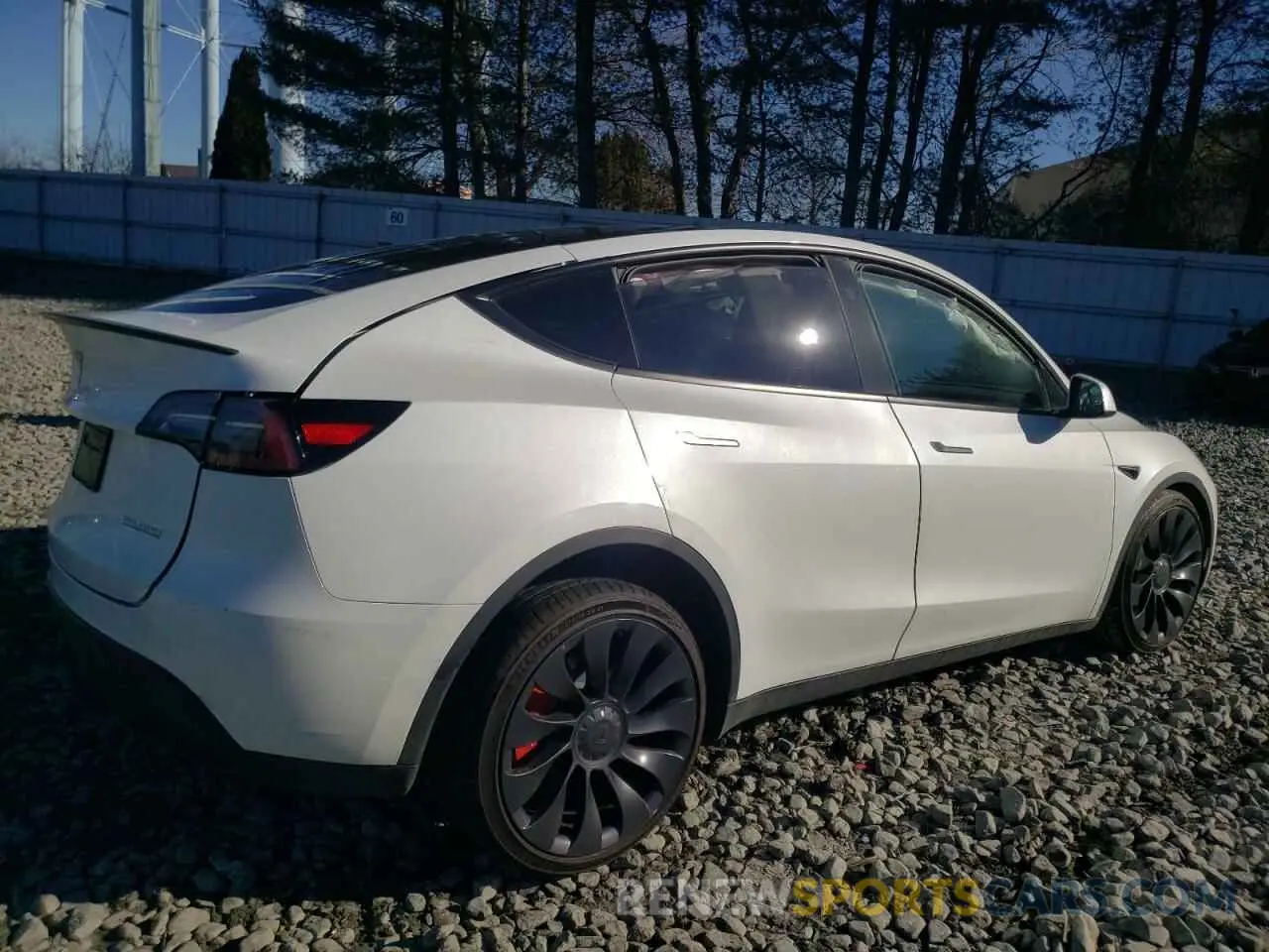 3 fotografías del automóvil dañado 7SAYGDEF9PF800328 TESLA MODEL Y 2023