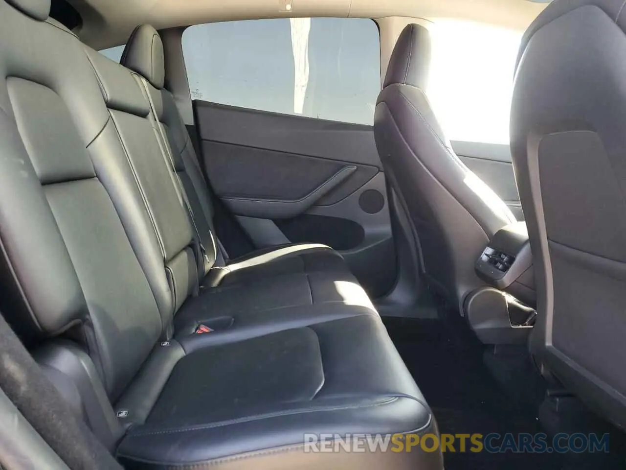10 fotografías del automóvil dañado 7SAYGDEF9PF897644 TESLA MODEL Y 2023
