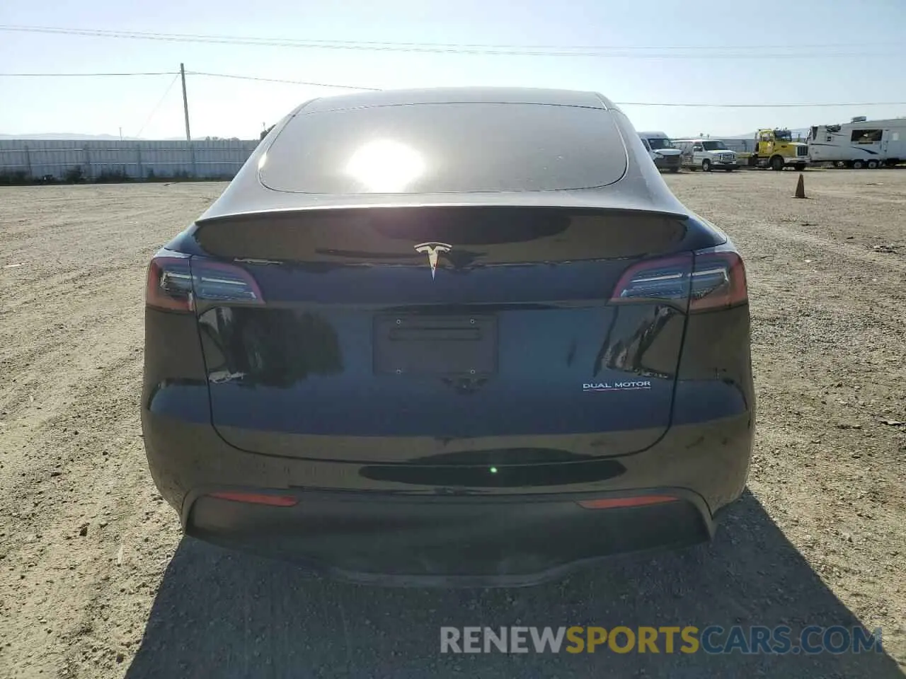 6 fotografías del automóvil dañado 7SAYGDEF9PF897644 TESLA MODEL Y 2023