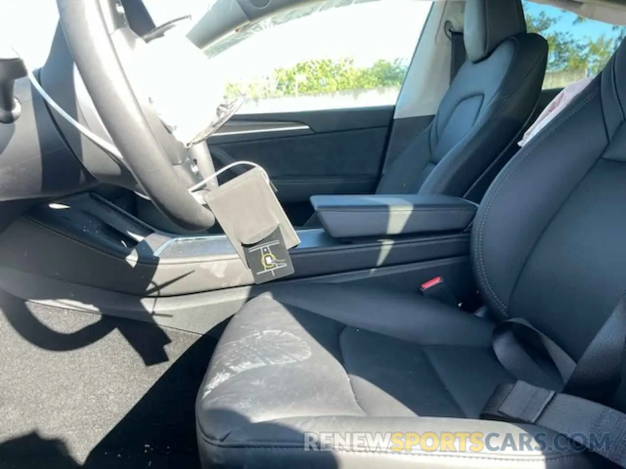 7 fotografías del automóvil dañado 7SAYGDEF9PF911879 TESLA MODEL Y 2023