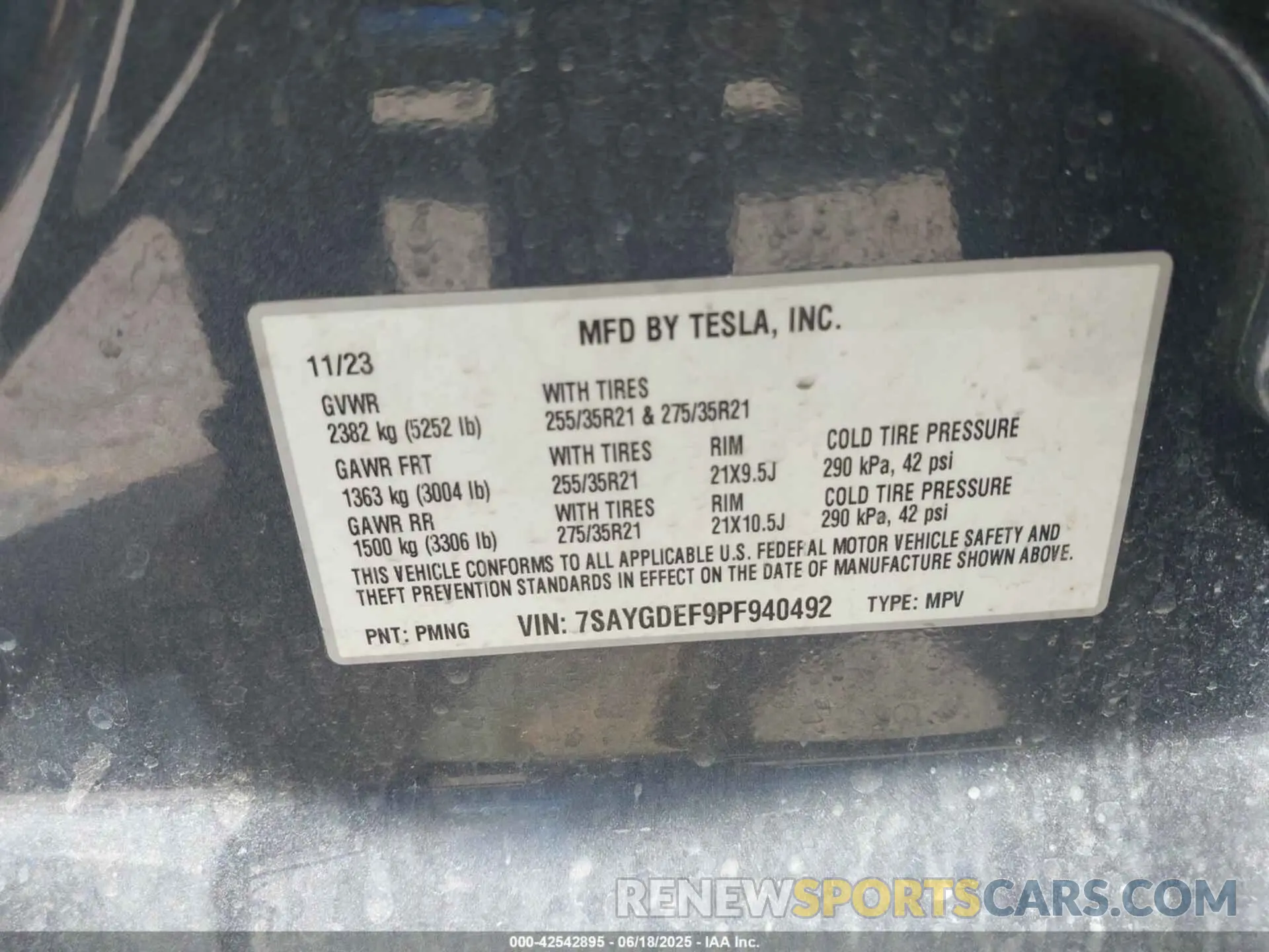 9 fotografías del automóvil dañado 7SAYGDEF9PF940492 TESLA MODEL Y 2023