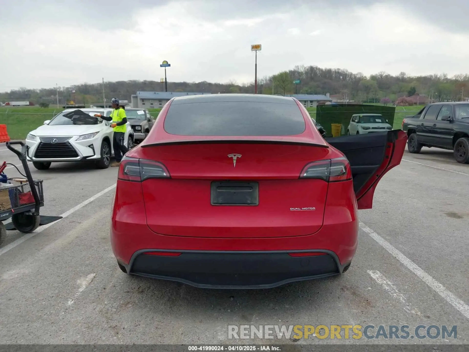 15 fotografías del automóvil dañado 7SAYGDEFXPF765508 TESLA MODEL Y 2023