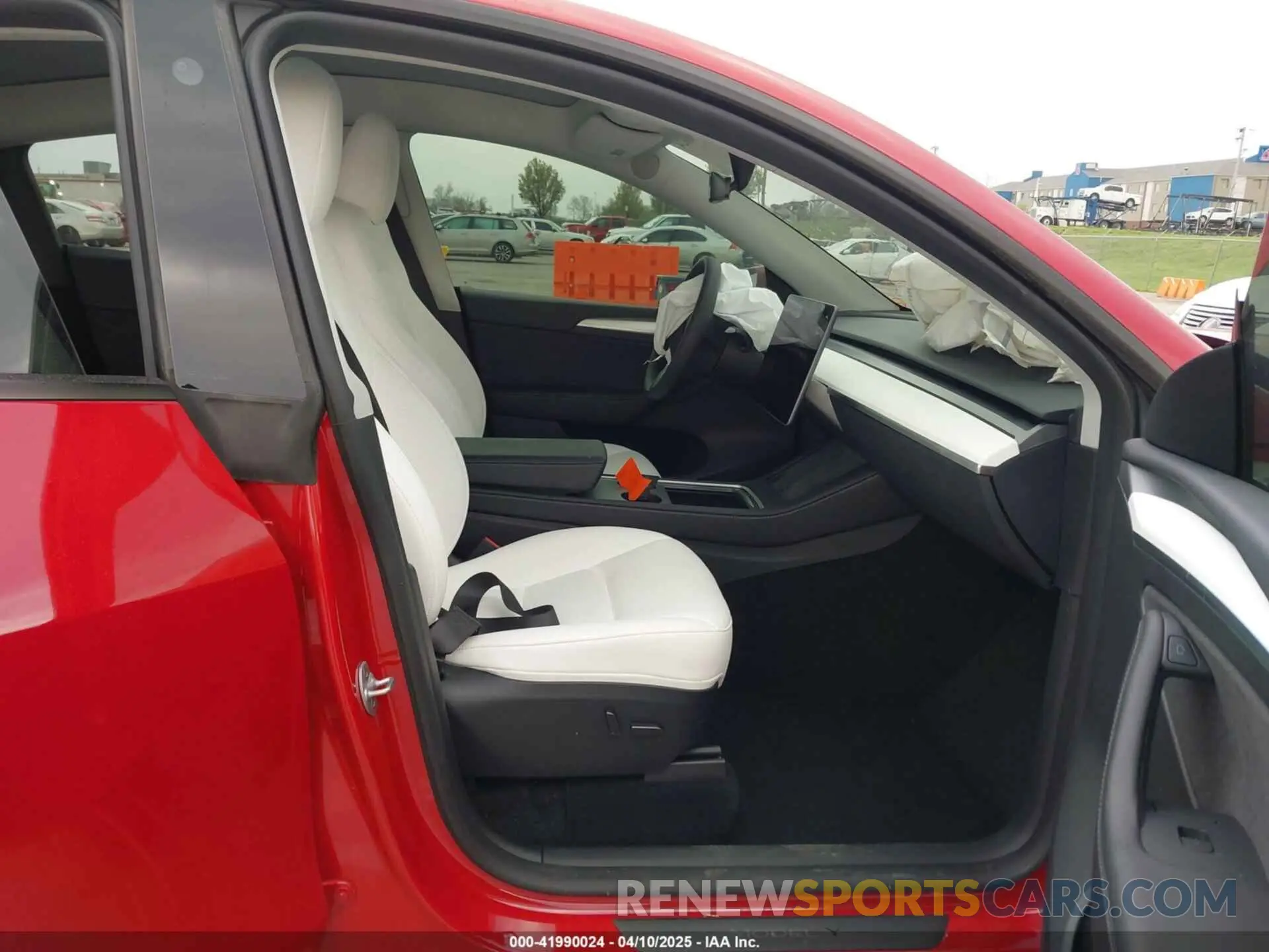 5 fotografías del automóvil dañado 7SAYGDEFXPF765508 TESLA MODEL Y 2023