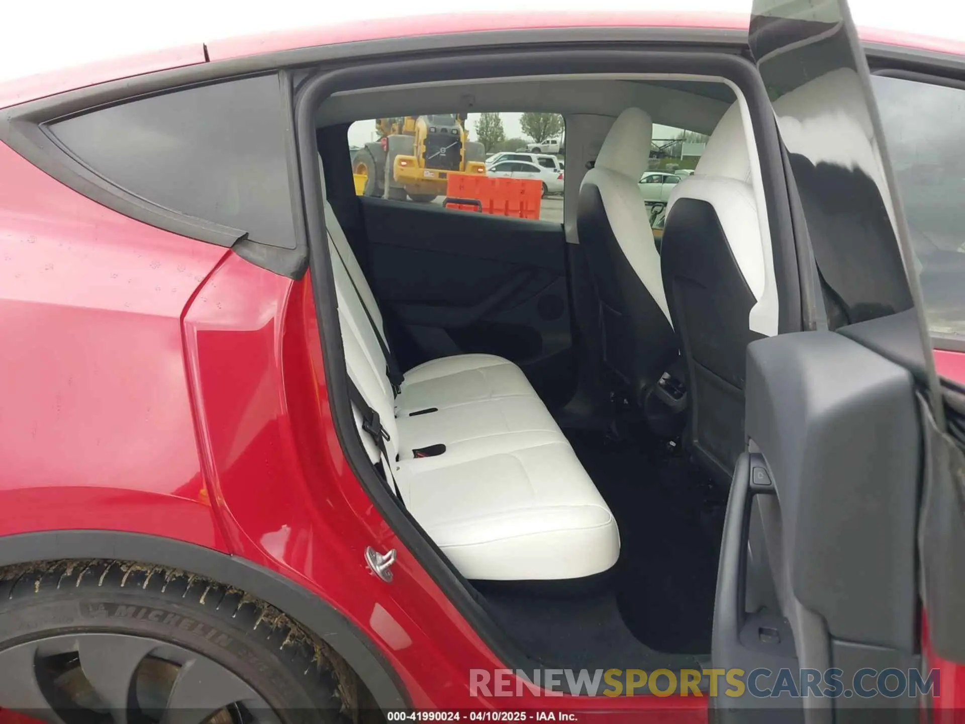 8 fotografías del automóvil dañado 7SAYGDEFXPF765508 TESLA MODEL Y 2023