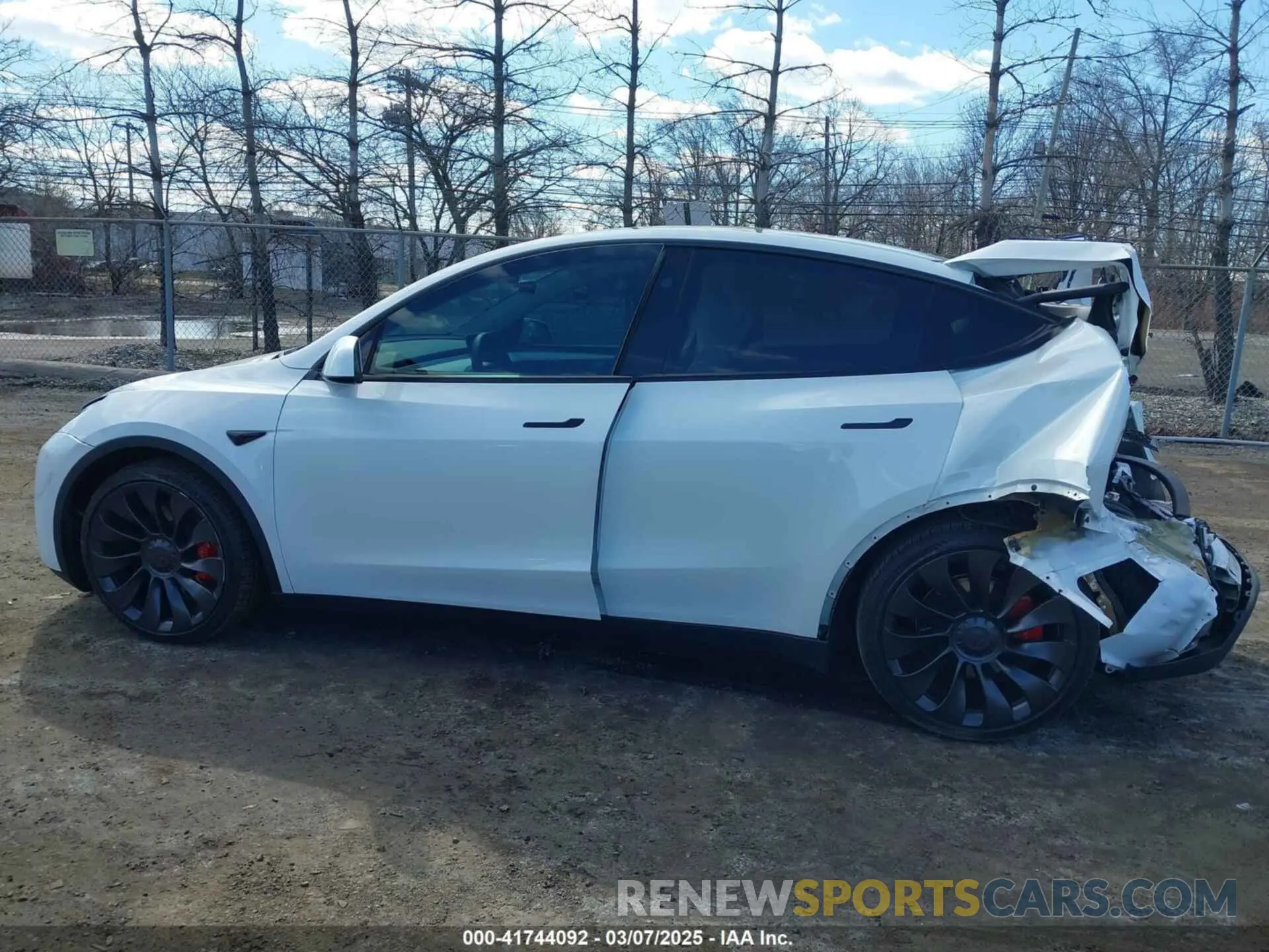 13 fotografías del automóvil dañado 7SAYGDEFXPF916976 TESLA MODEL Y 2023