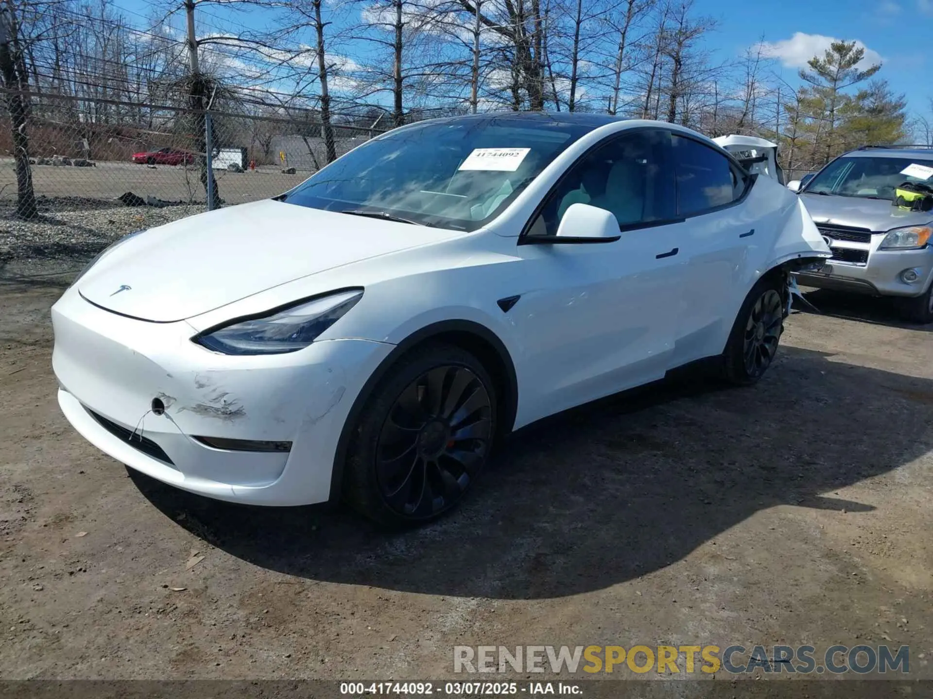 2 fotografías del automóvil dañado 7SAYGDEFXPF916976 TESLA MODEL Y 2023