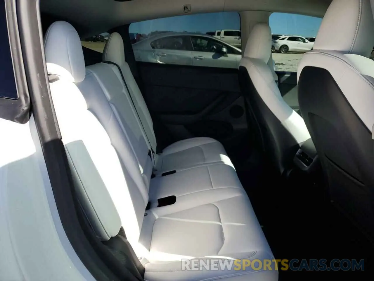 11 fotografías del automóvil dañado 7SAYGDEFXPF935544 TESLA MODEL Y 2023