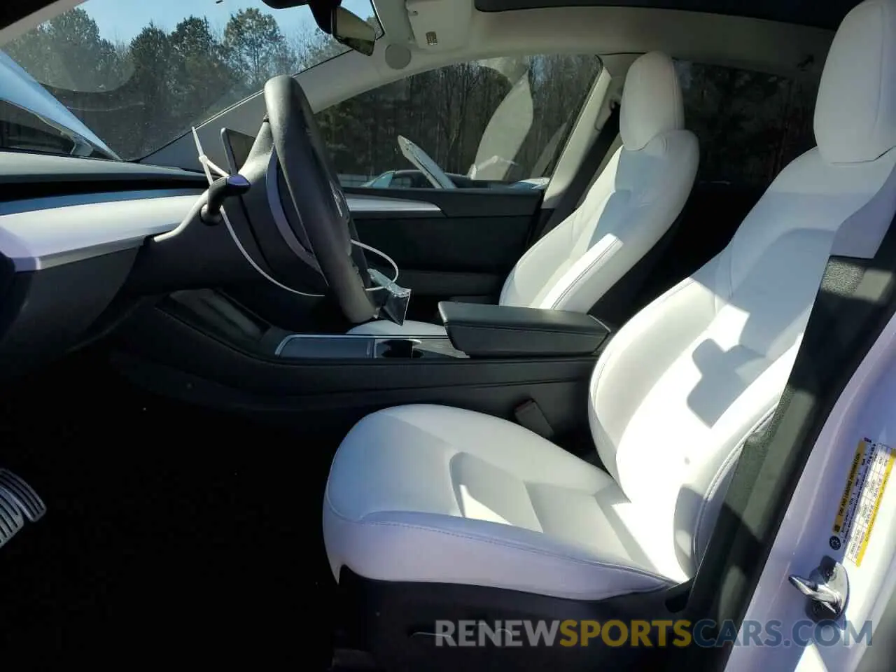 7 fotografías del automóvil dañado 7SAYGDEFXPF935544 TESLA MODEL Y 2023
