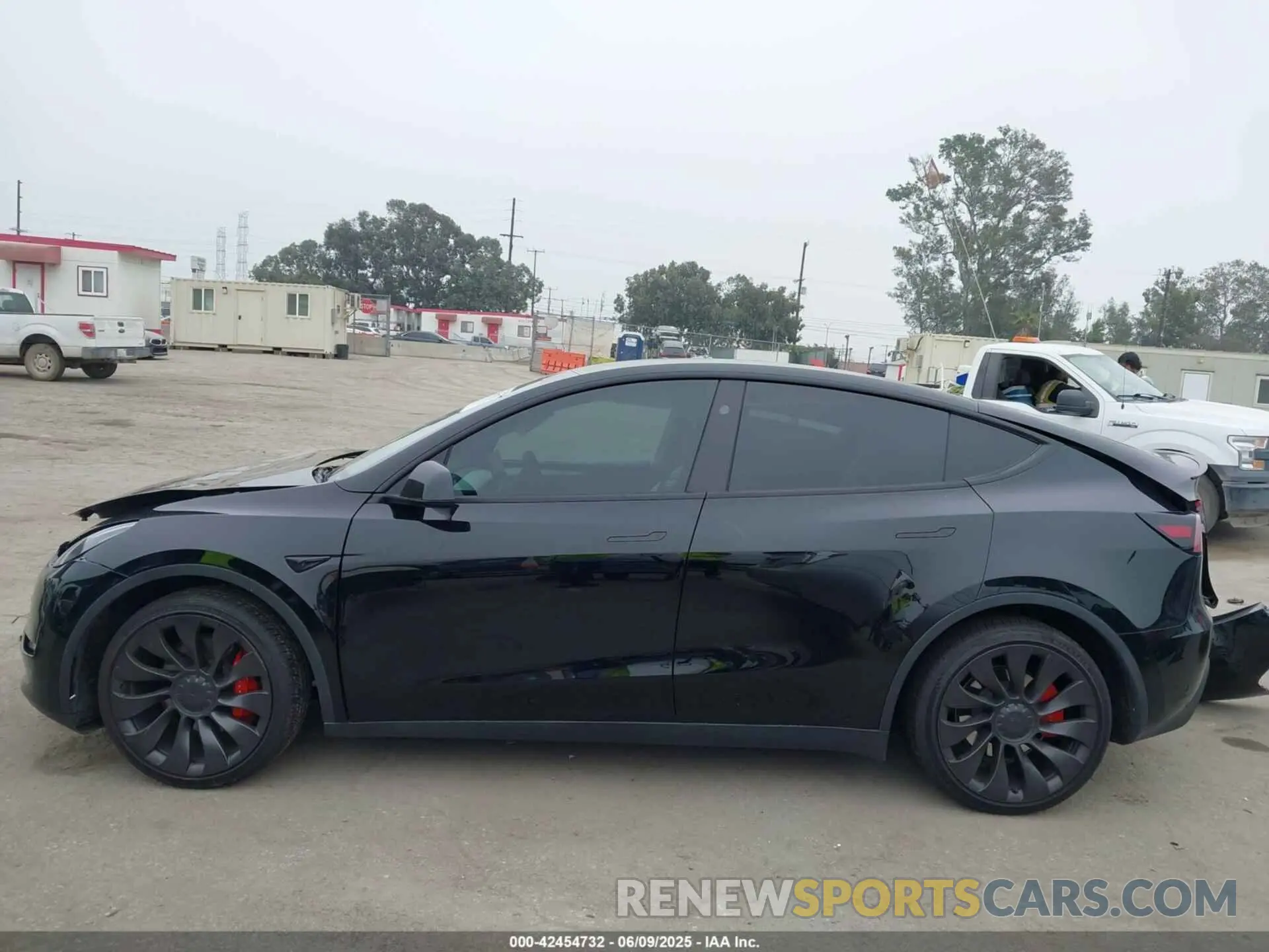 14 fotografías del automóvil dañado 7SAYGDEFXPF945412 TESLA MODEL Y 2023