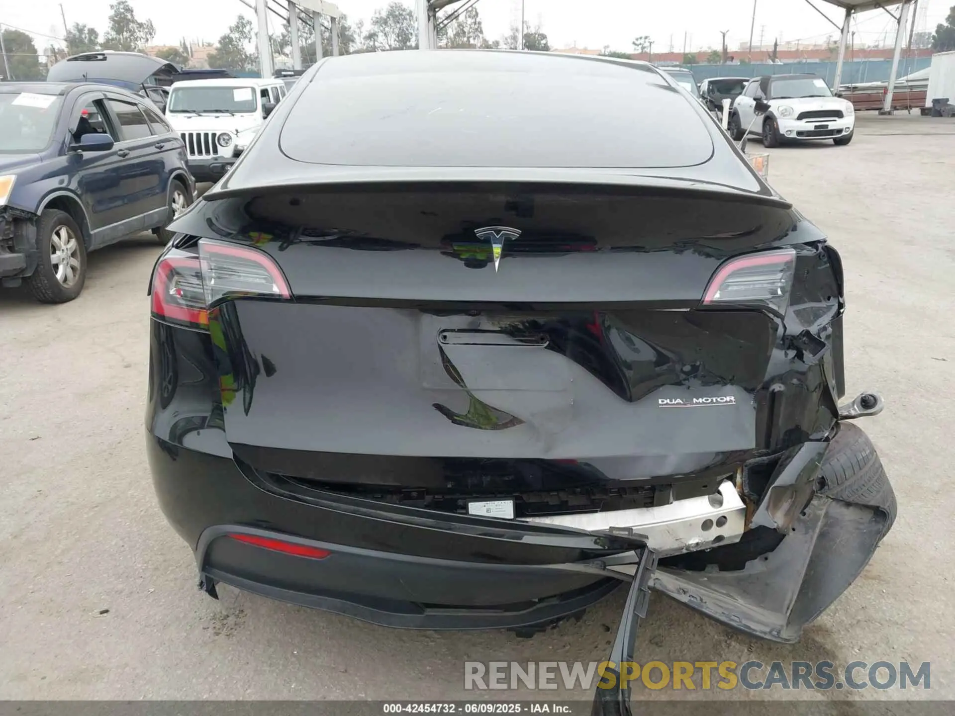 16 fotografías del automóvil dañado 7SAYGDEFXPF945412 TESLA MODEL Y 2023