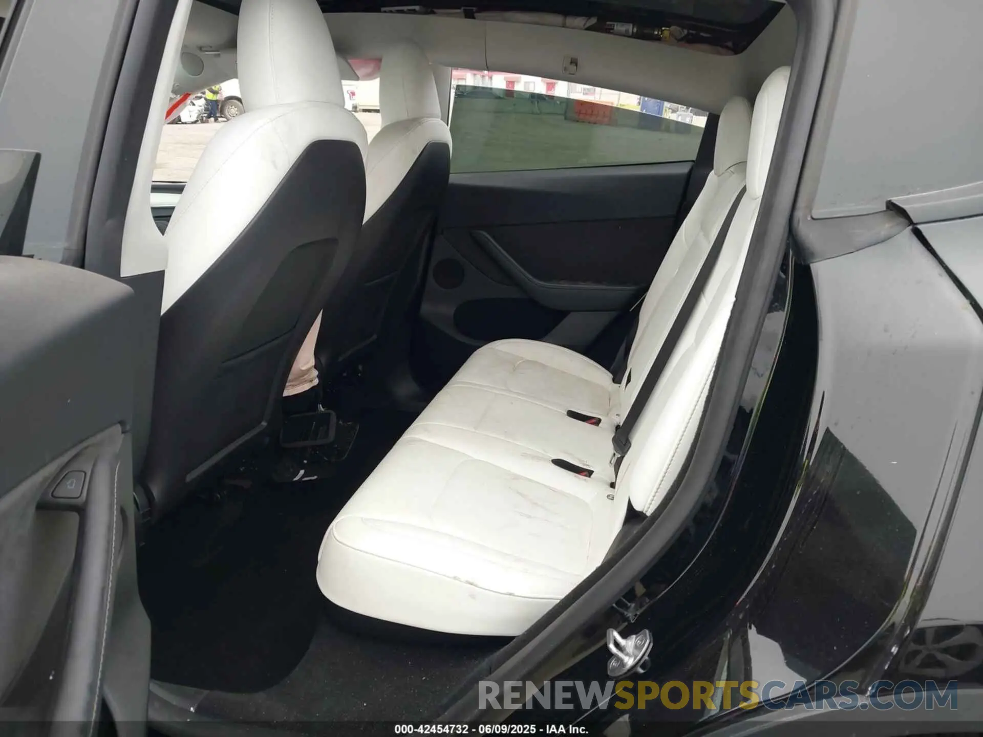 8 fotografías del automóvil dañado 7SAYGDEFXPF945412 TESLA MODEL Y 2023