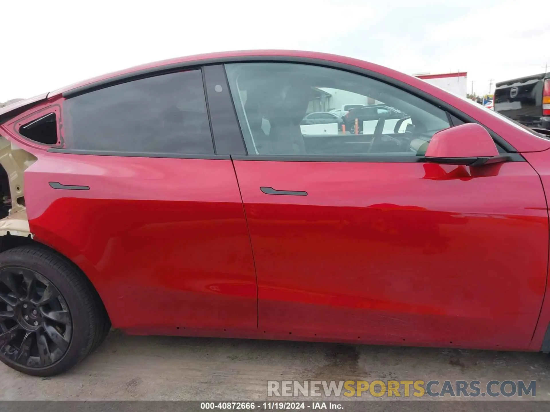 14 fotografías del automóvil dañado 7SAYGAEE0RF017553 TESLA MODEL Y 2024