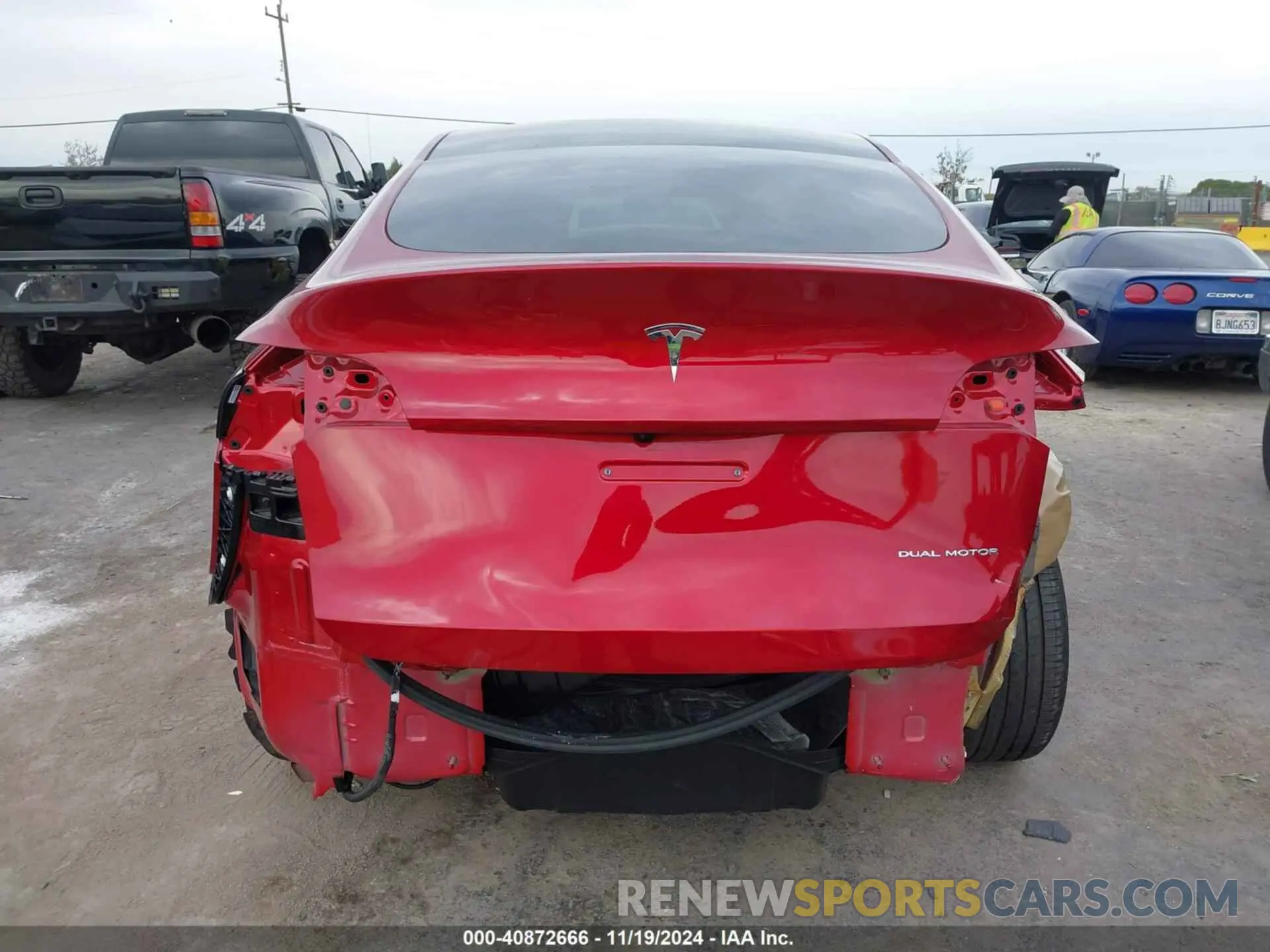 17 fotografías del automóvil dañado 7SAYGAEE0RF017553 TESLA MODEL Y 2024