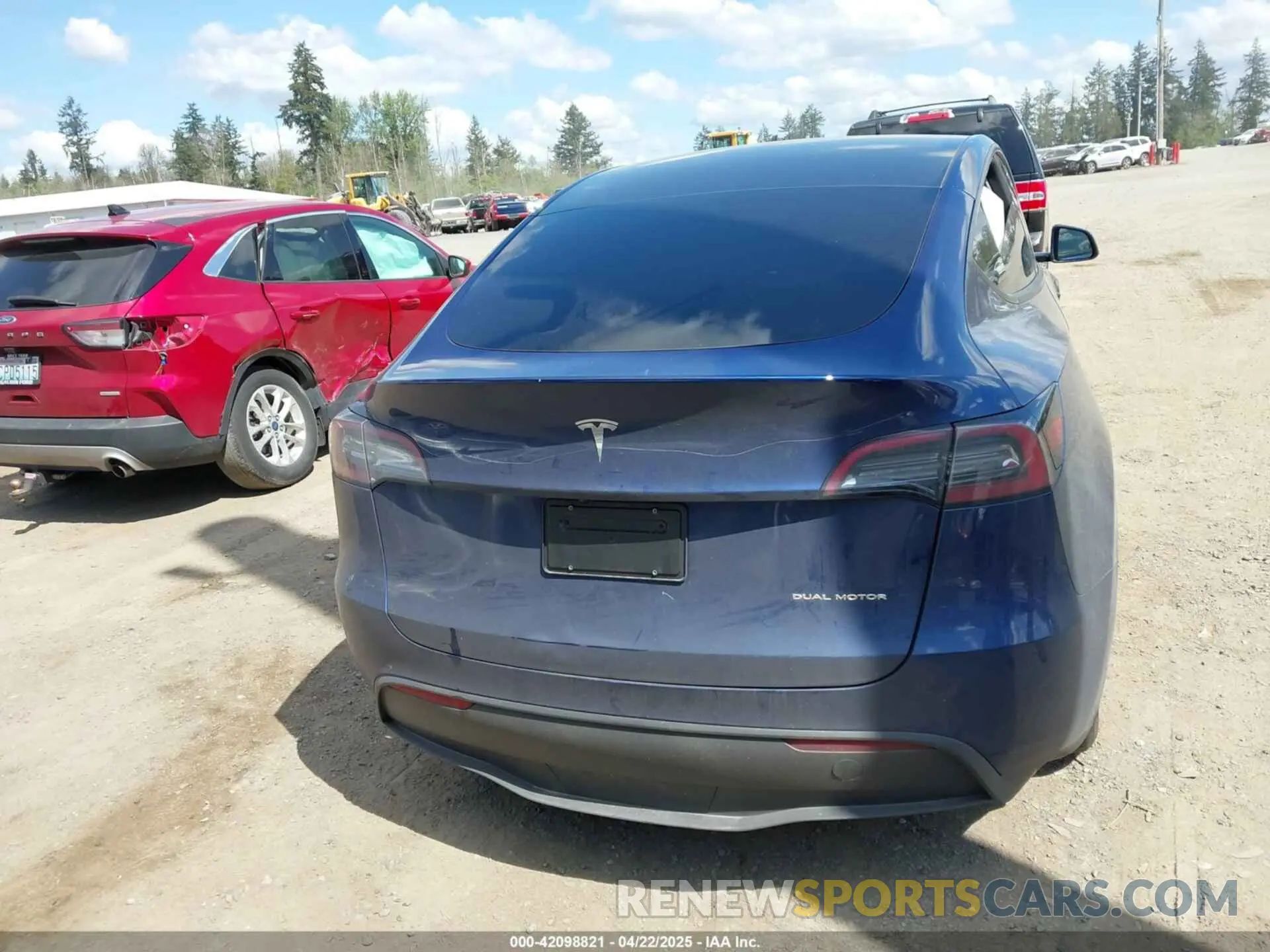 16 fotografías del automóvil dañado 7SAYGAEE0RF074822 TESLA MODEL Y 2024