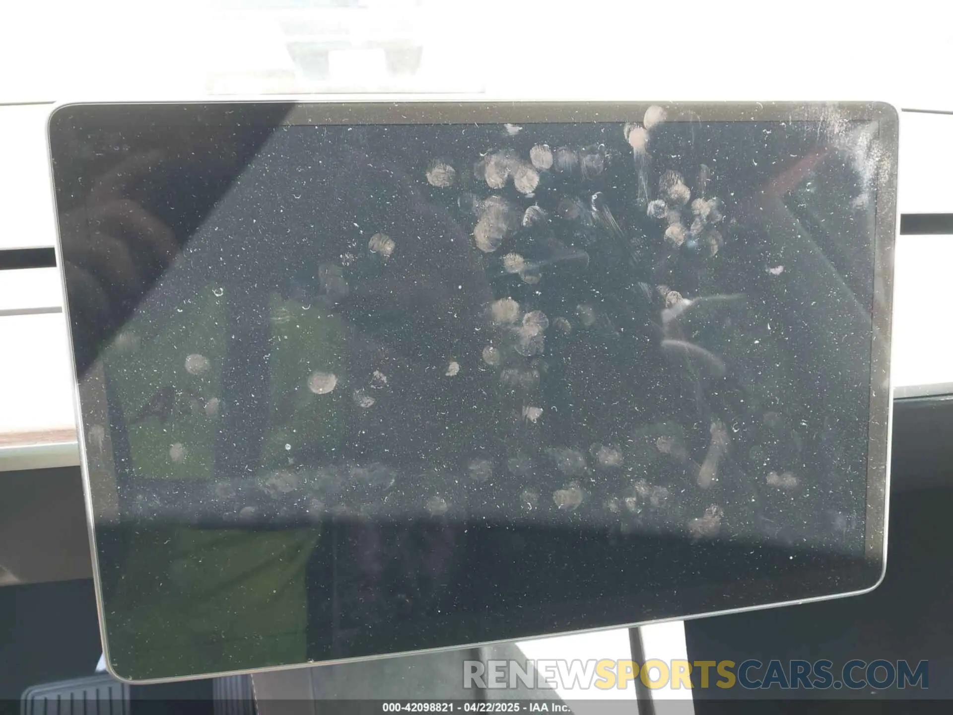 7 fotografías del automóvil dañado 7SAYGAEE0RF074822 TESLA MODEL Y 2024