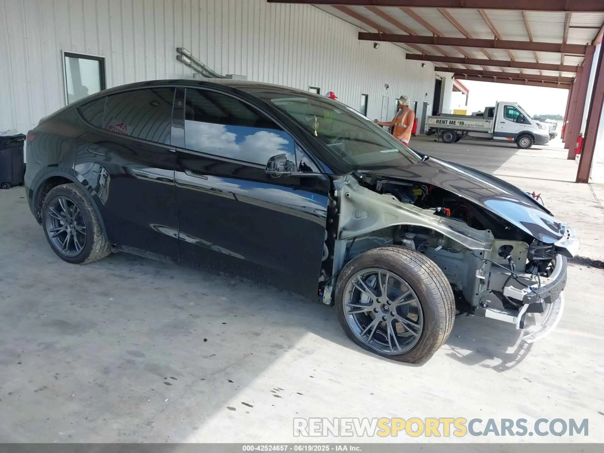 1 fotografías del automóvil dañado 7SAYGAEE1RF151875 TESLA MODEL Y 2024