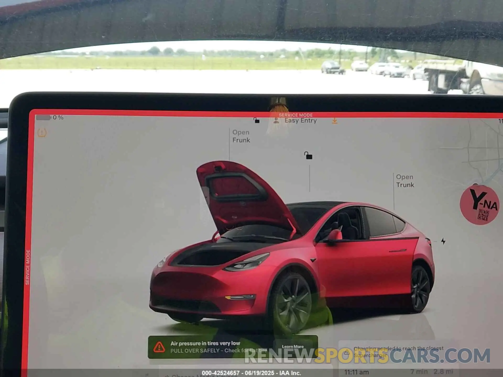 17 fotografías del automóvil dañado 7SAYGAEE1RF151875 TESLA MODEL Y 2024