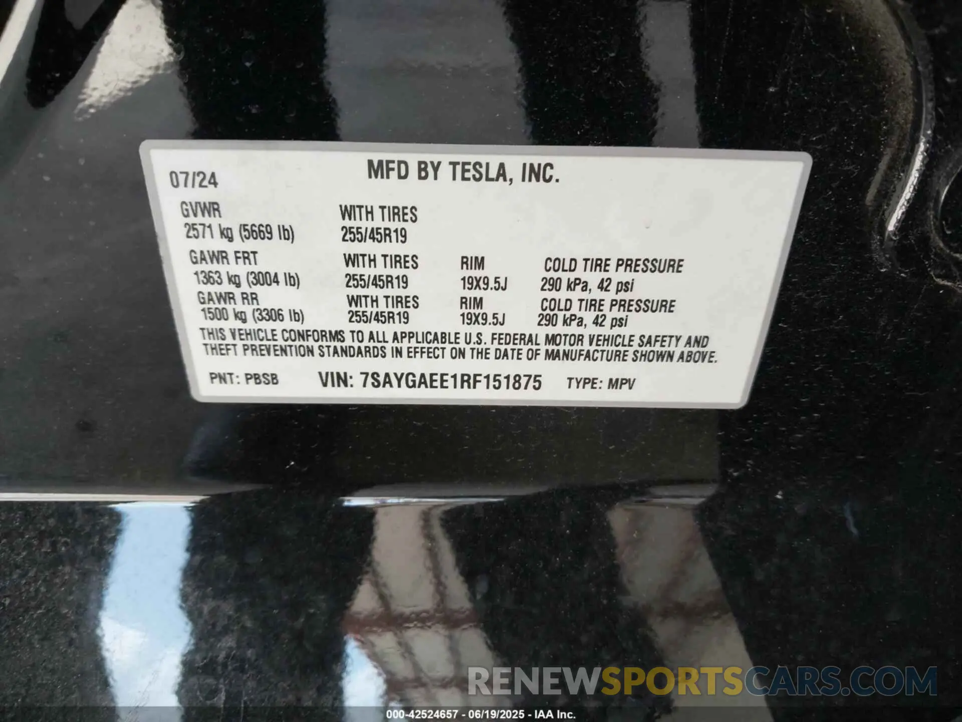9 fotografías del automóvil dañado 7SAYGAEE1RF151875 TESLA MODEL Y 2024