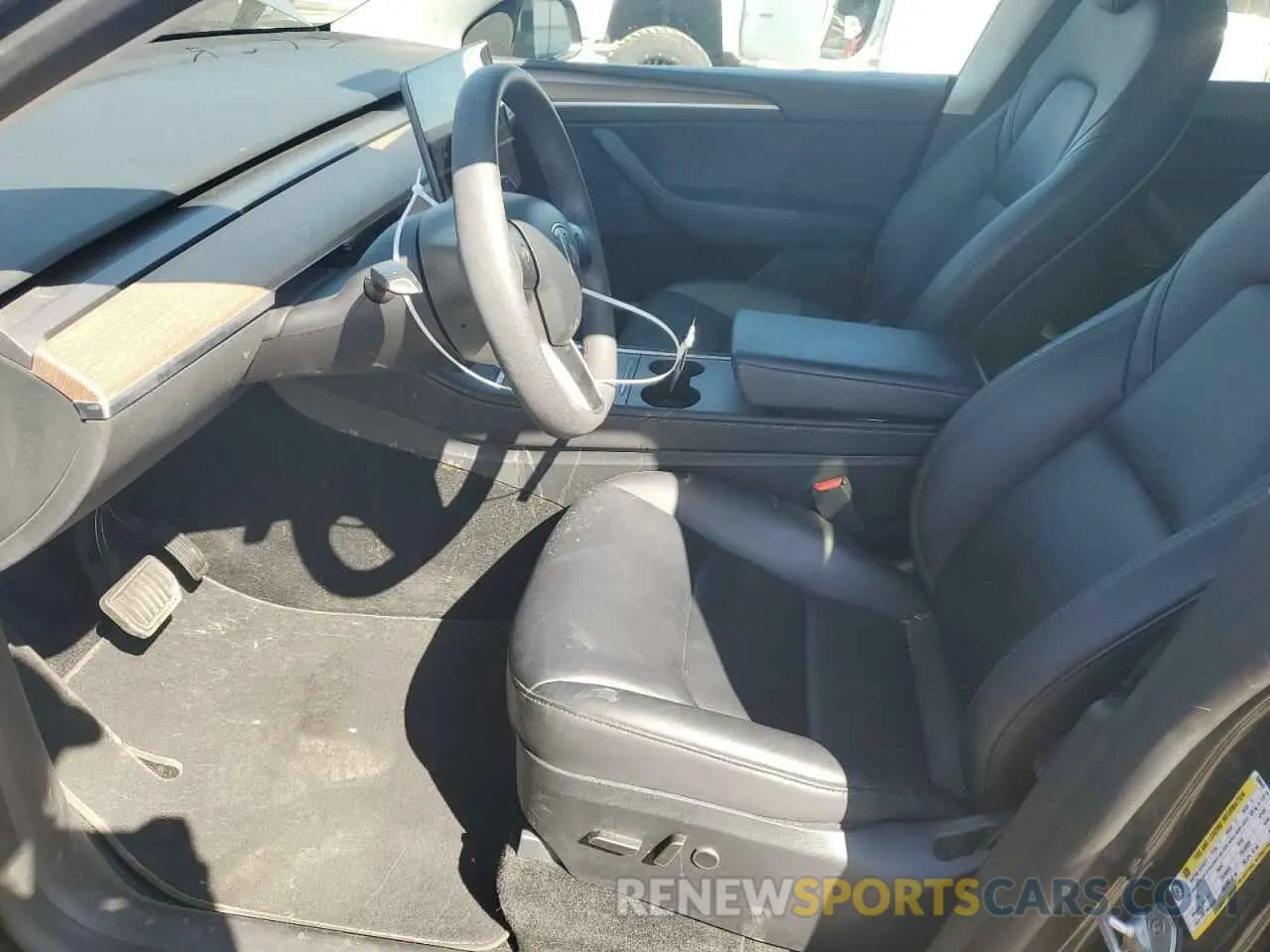 7 fotografías del automóvil dañado 7SAYGAEE1RF988643 TESLA MODEL Y 2024