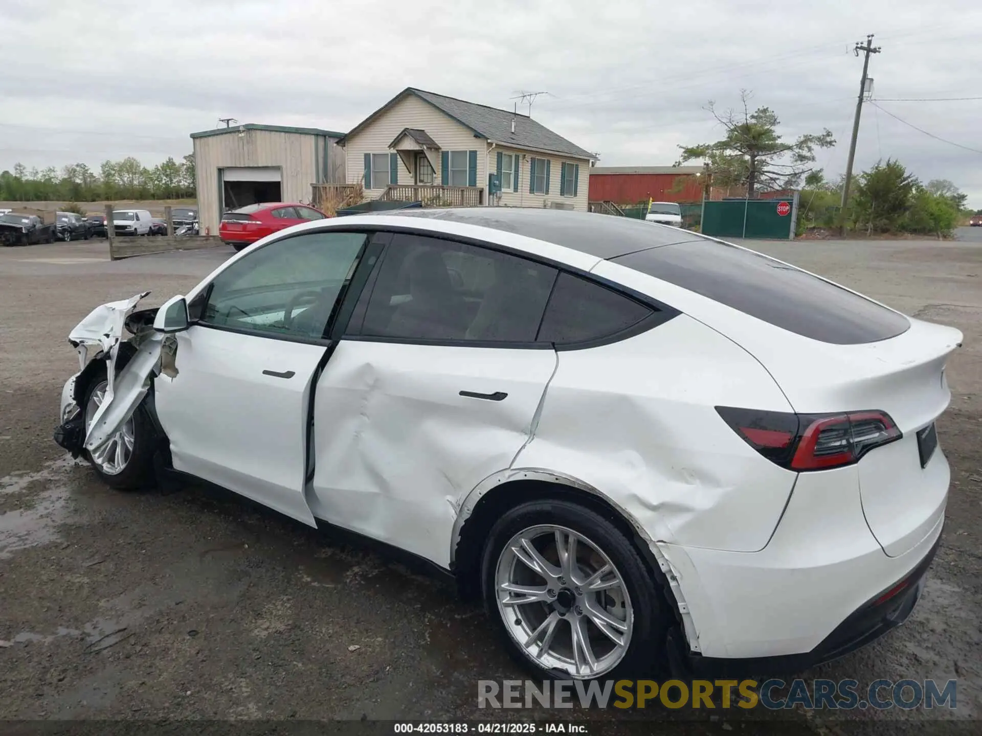 3 fotografías del automóvil dañado 7SAYGAEE2RF014315 TESLA MODEL Y 2024