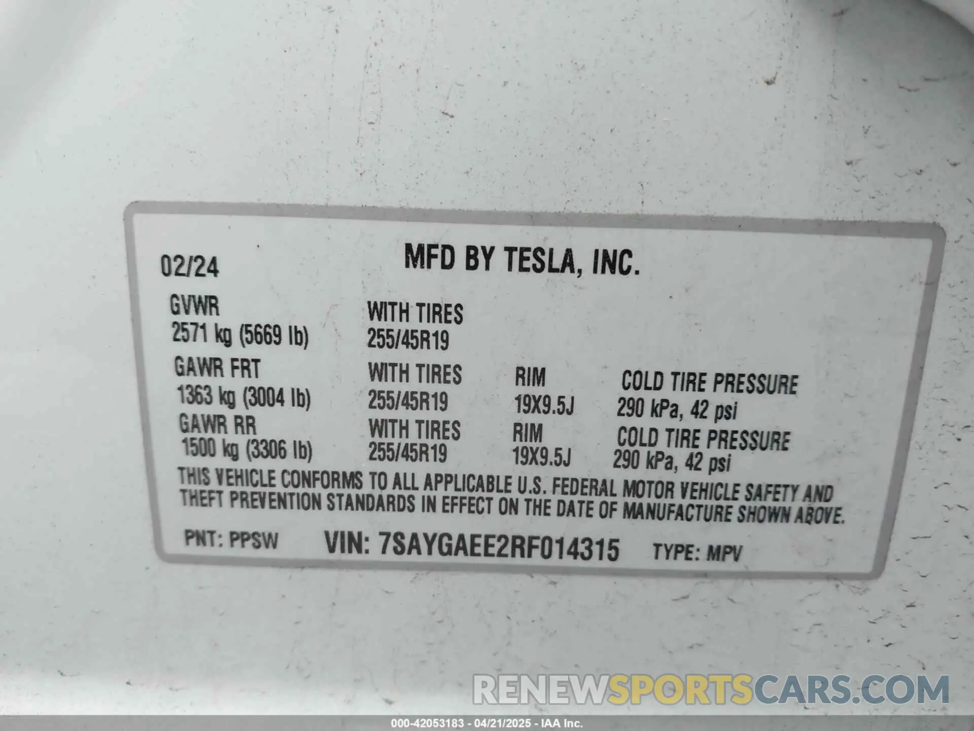 9 fotografías del automóvil dañado 7SAYGAEE2RF014315 TESLA MODEL Y 2024