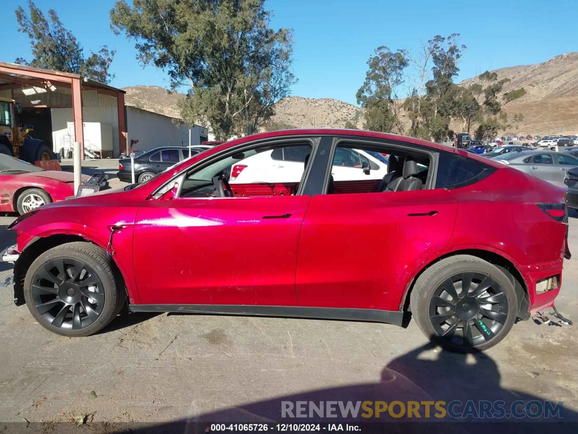 15 fotografías del automóvil dañado 7SAYGAEE2RF021118 TESLA MODEL Y 2024