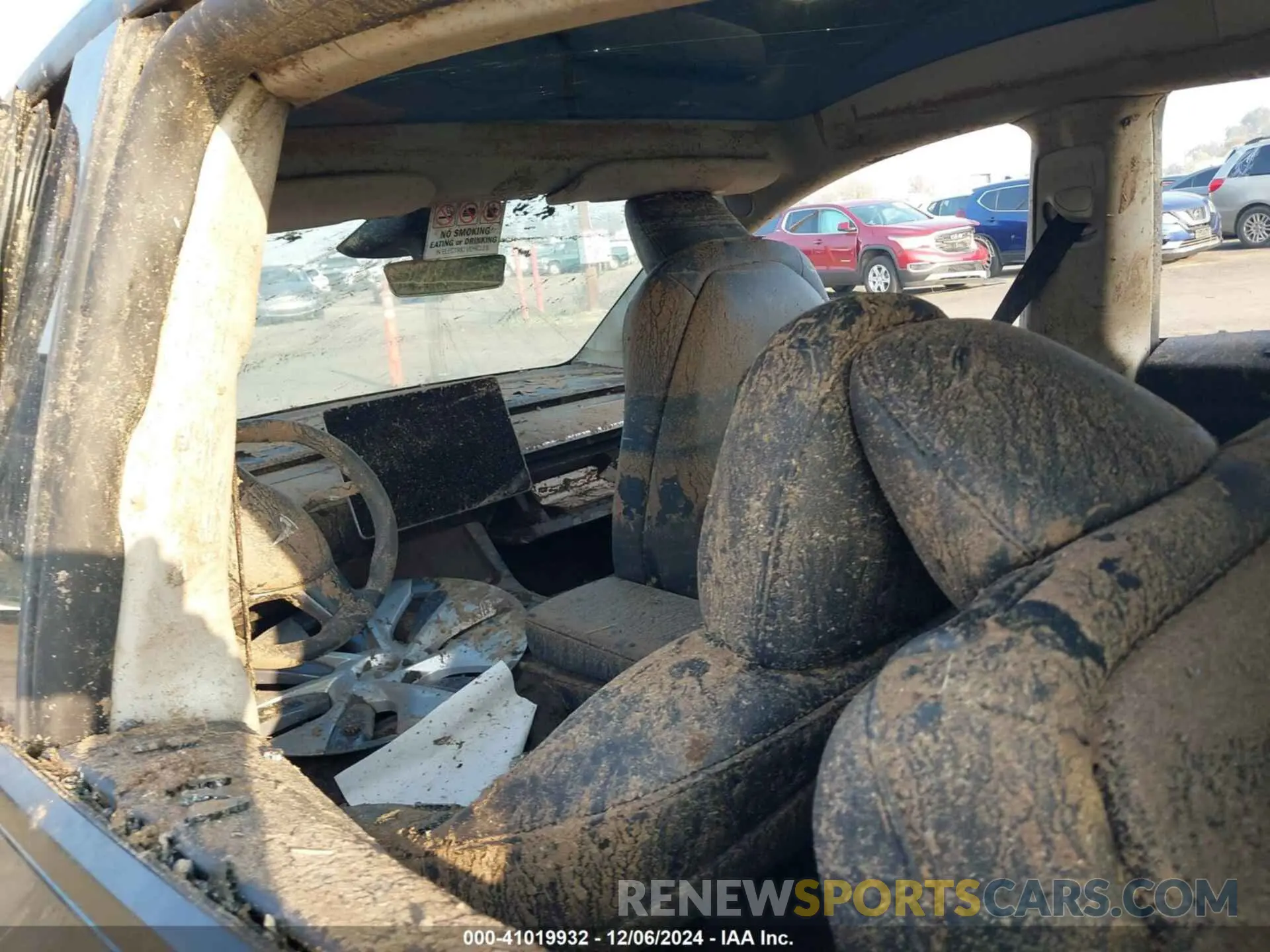 13 fotografías del automóvil dañado 7SAYGAEE2RF047346 TESLA MODEL Y 2024