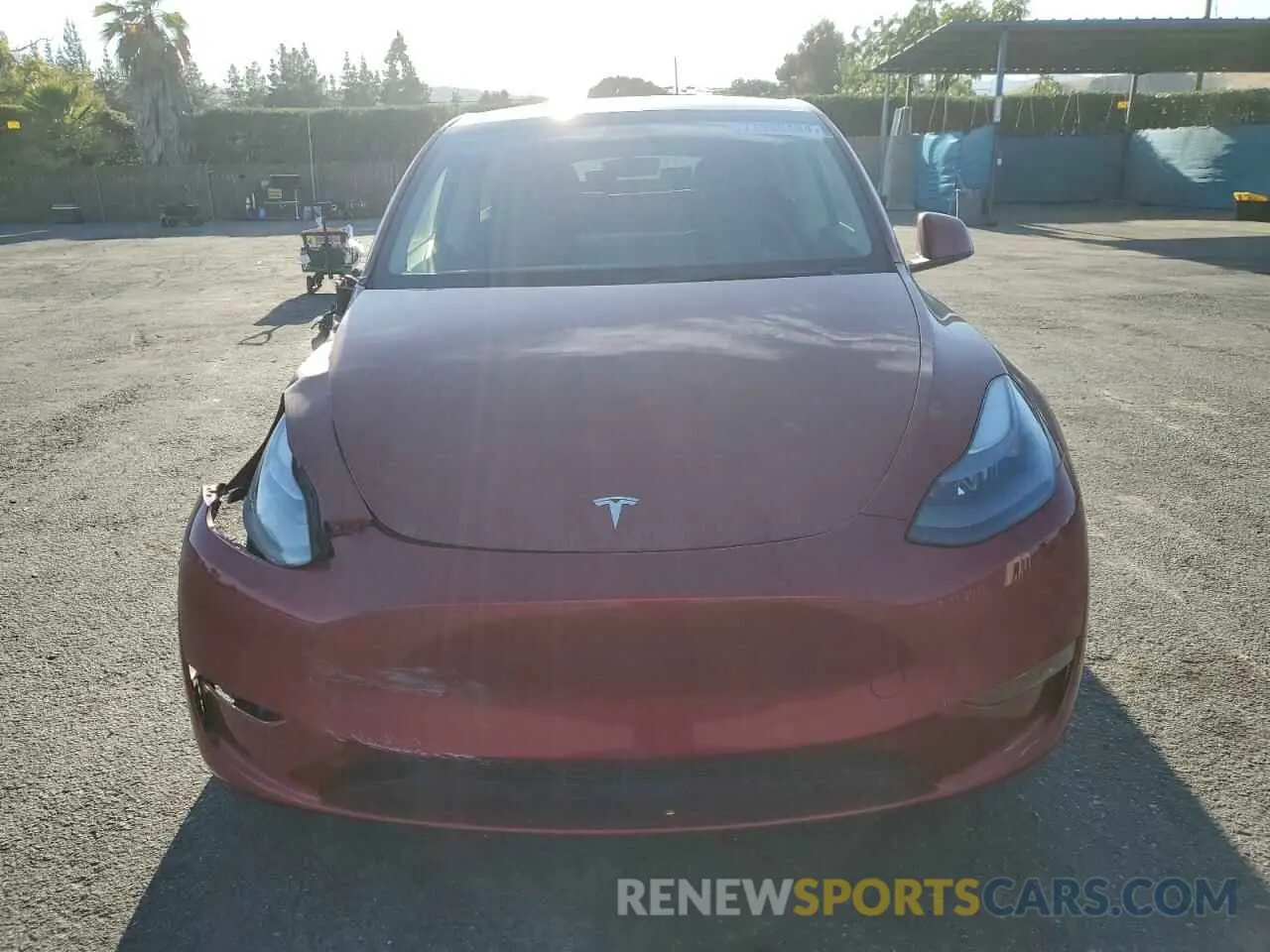 5 fotografías del automóvil dañado 7SAYGAEE2RF086437 TESLA MODEL Y 2024