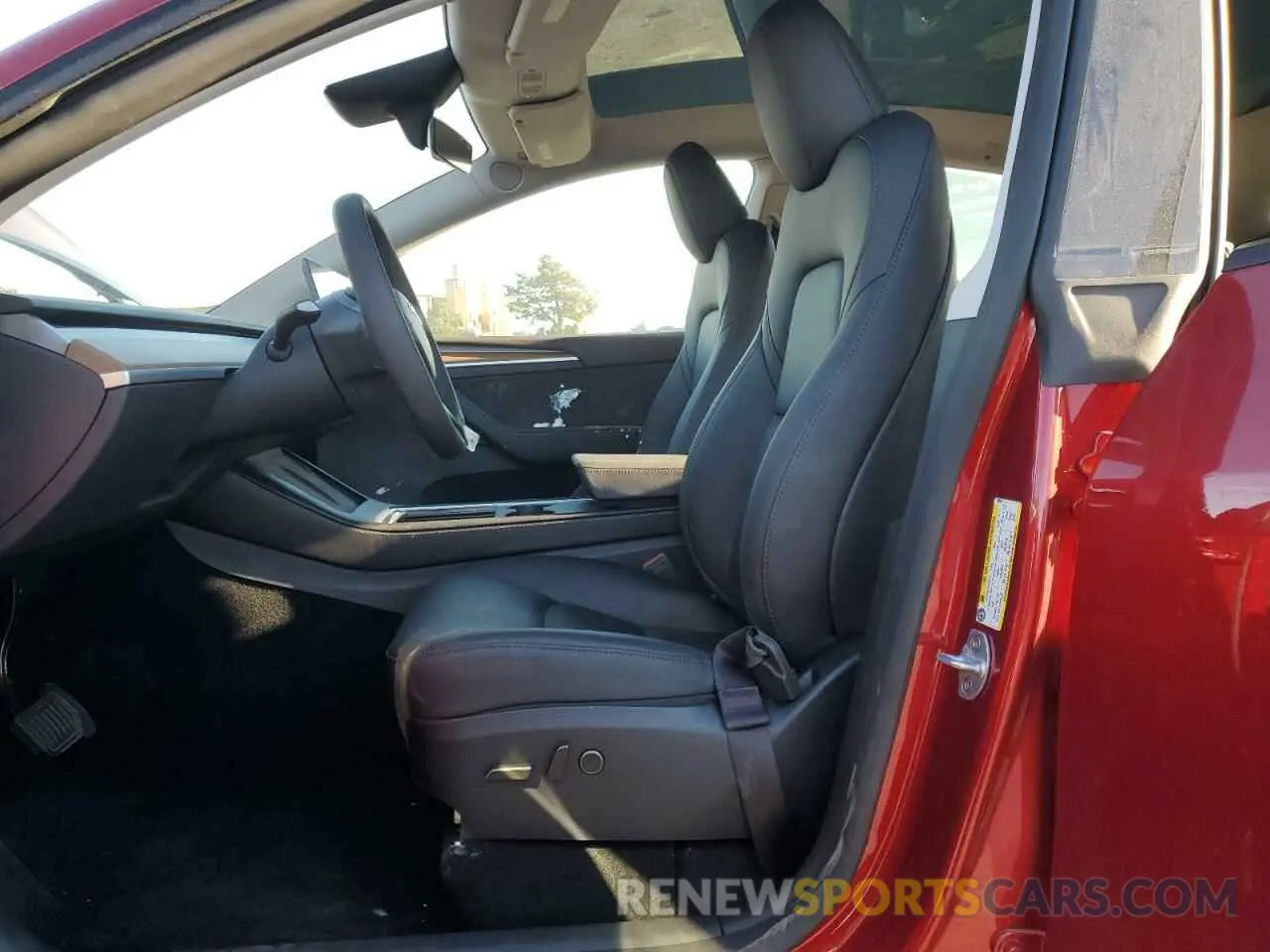 7 fotografías del automóvil dañado 7SAYGAEE2RF086437 TESLA MODEL Y 2024