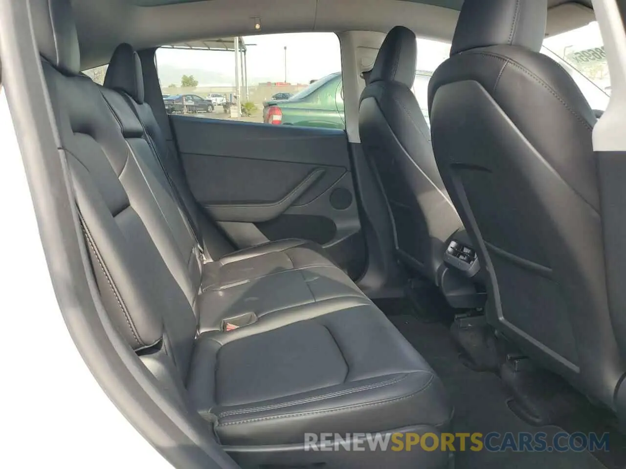 10 fotografías del automóvil dañado 7SAYGAEE2RF086860 TESLA MODEL Y 2024