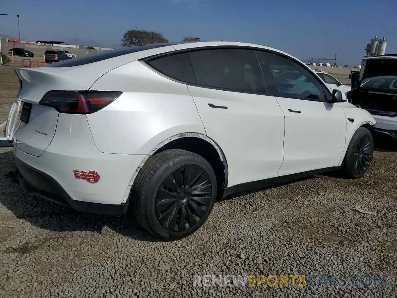 3 fotografías del automóvil dañado 7SAYGAEE2RF086860 TESLA MODEL Y 2024