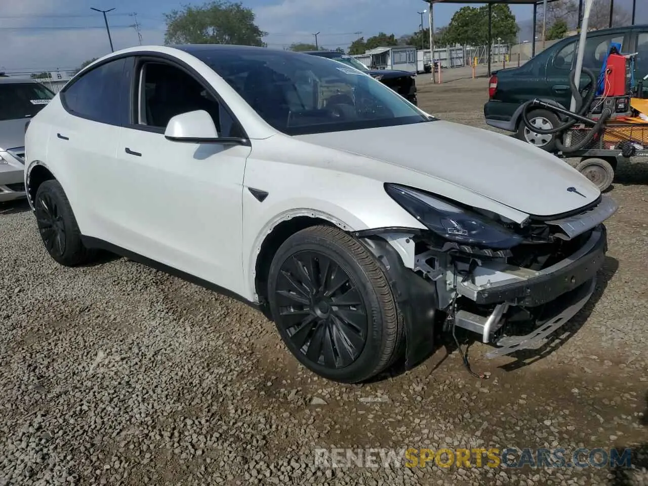 4 fotografías del automóvil dañado 7SAYGAEE2RF086860 TESLA MODEL Y 2024